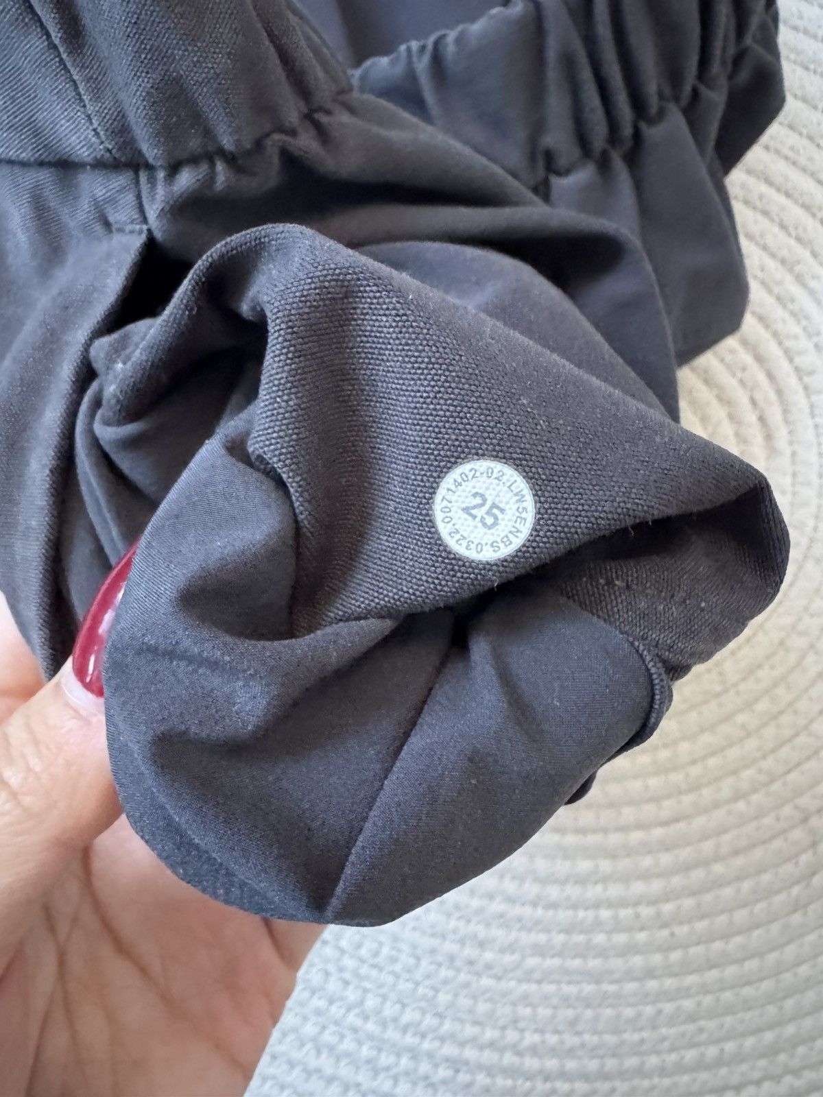 Lululemon Lululemon Cargo Pants size 25 Size 25" / US 0 / IT 36 - 5 Thumbnail