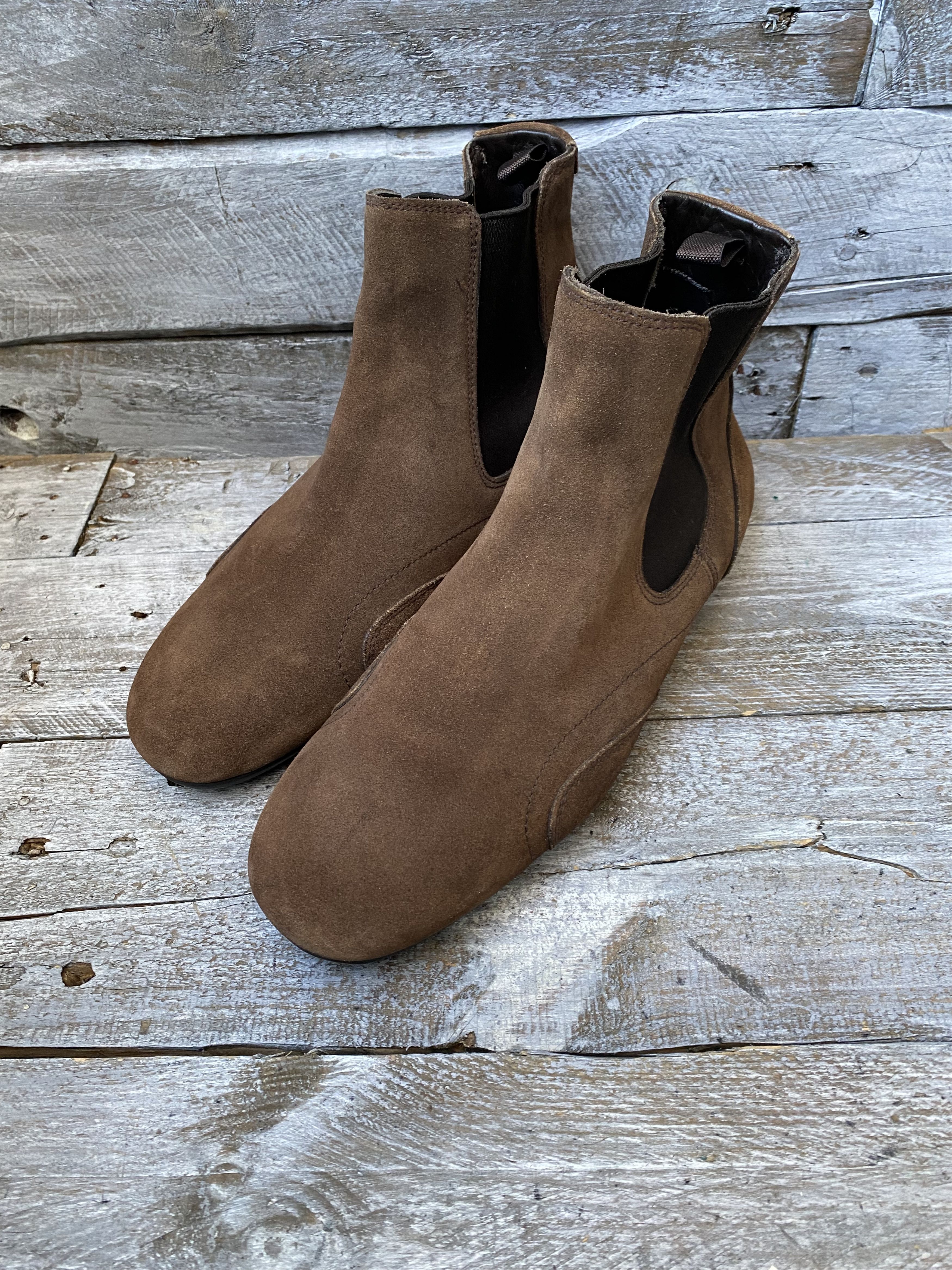 Prada Prada chelsea suede boots sz uk6.5 Size US 7.5 / EU 40-41 - 2 Thumbnail