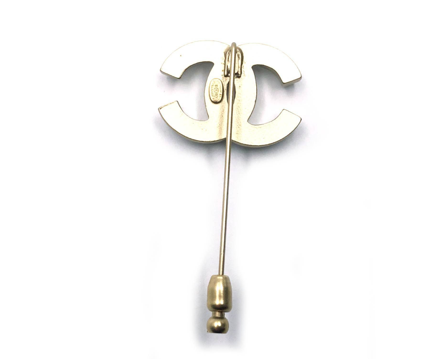 Chanel Chanel Vintage Gold Plated Classic CC Faux Pearl Large Pin Size ONE SIZE - 3 Thumbnail