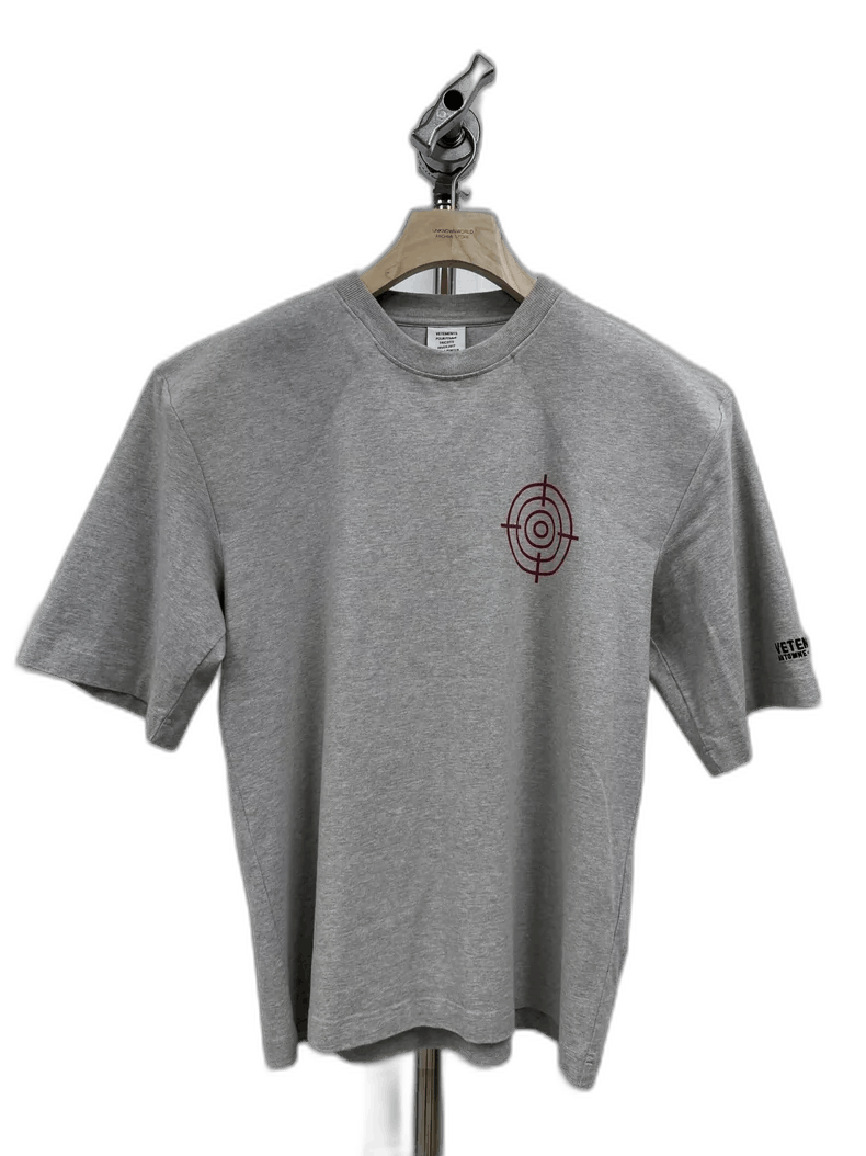Vetements vetements shoulder-pad graphic short sleeve t-shirt Size US S / EU 44-46 / 1 - 1 Thumbnail