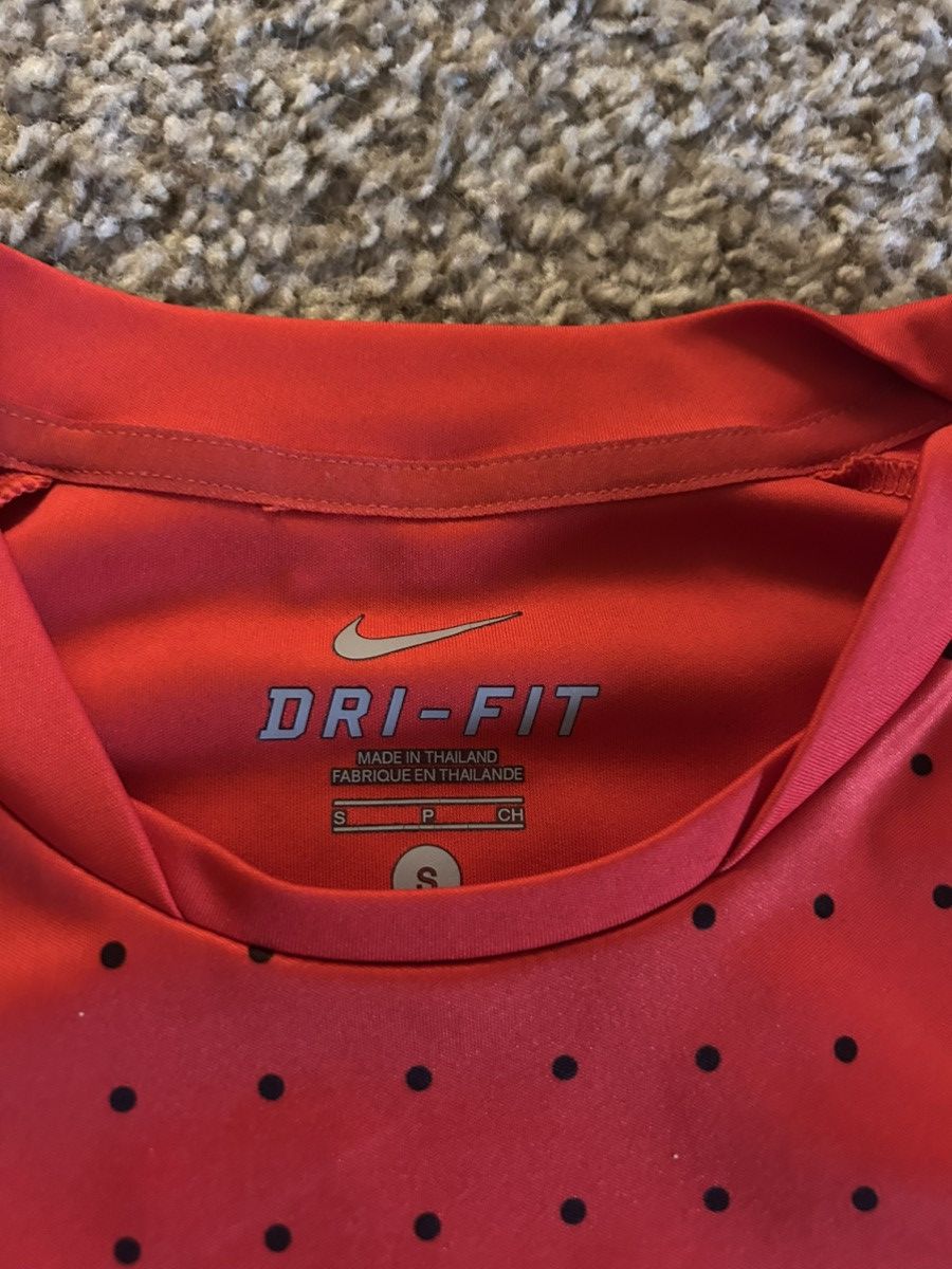 Nike Manchester United Vintage Training Jersey Size US S / EU 44-46 / 1 - 4 Thumbnail