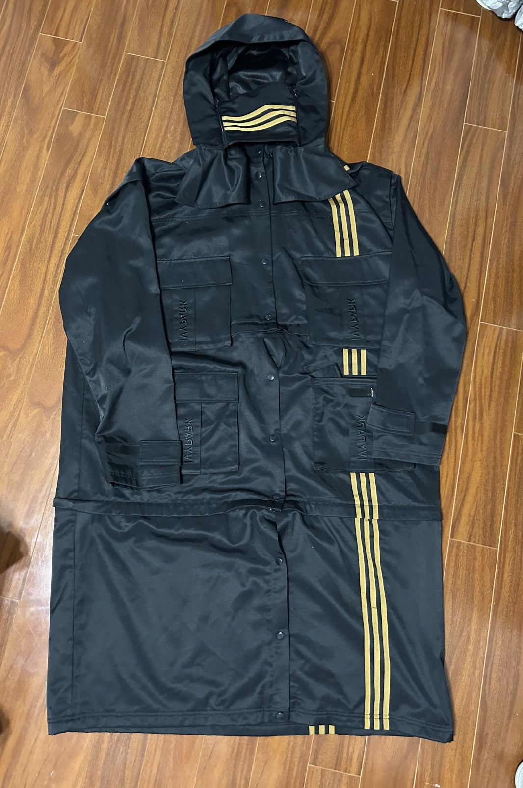 Adidas × Ivy Park NWOT Adidas X Ivy Park Convertible Jacket Size US L / EU 52-54 / 3 - 2 Thumbnail