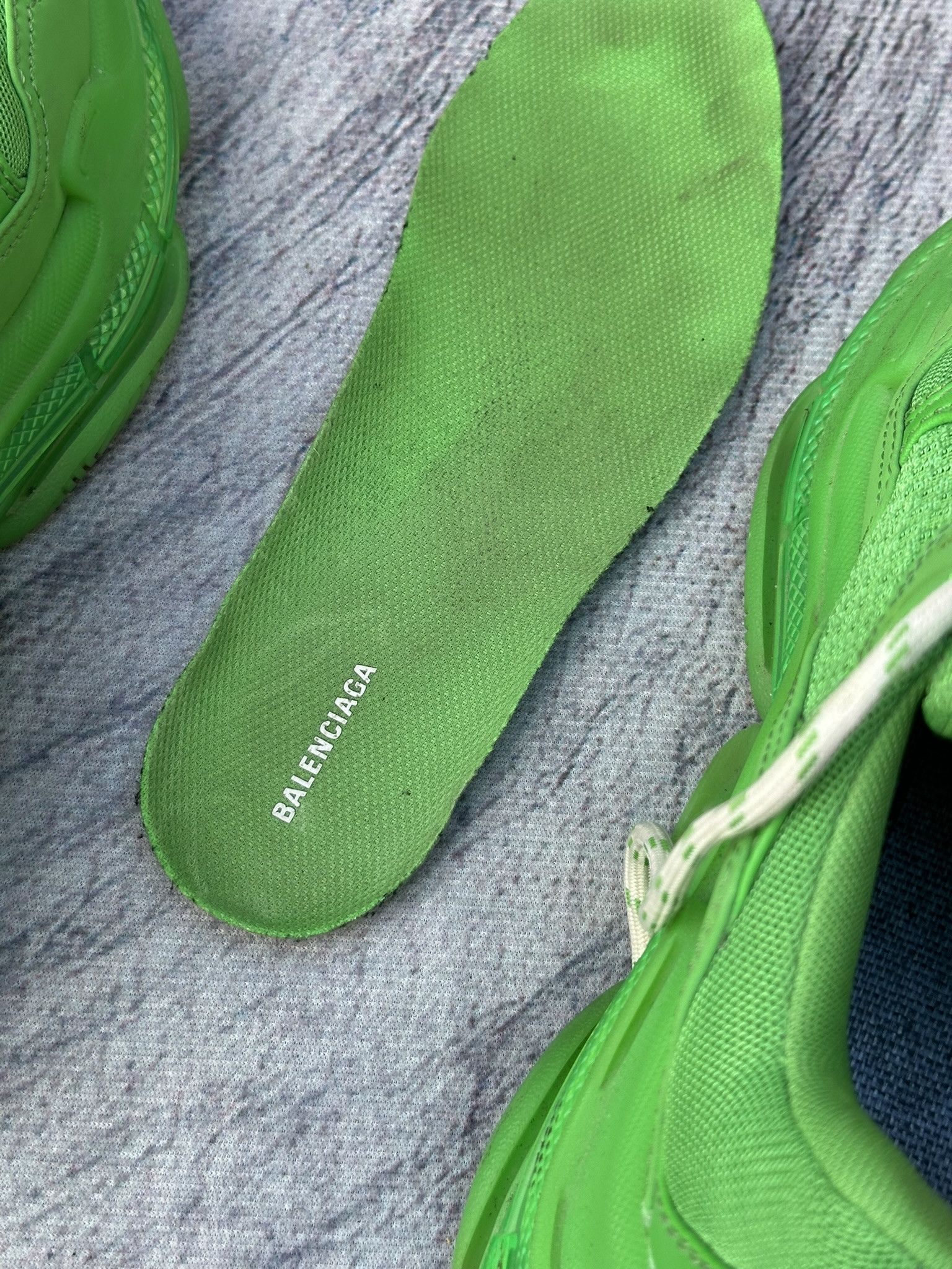 Balenciaga Balenciaga Triple S Sneakers Neon Green Clear Sole Shoes Size US 7 / IT 37 - 13 Thumbnail