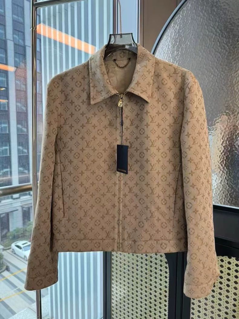 Louis Vuitton Louis Vuitton FW25 Latest Khaki Cream Wool Full Logo Zip J Size US S / EU 44-46 / 1 - 1 Thumbnail