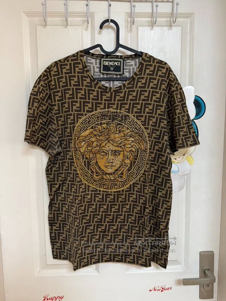 Versace Versace Co-branded T-shirt Size US M / EU 48-50 / 2 - 1 Thumbnail