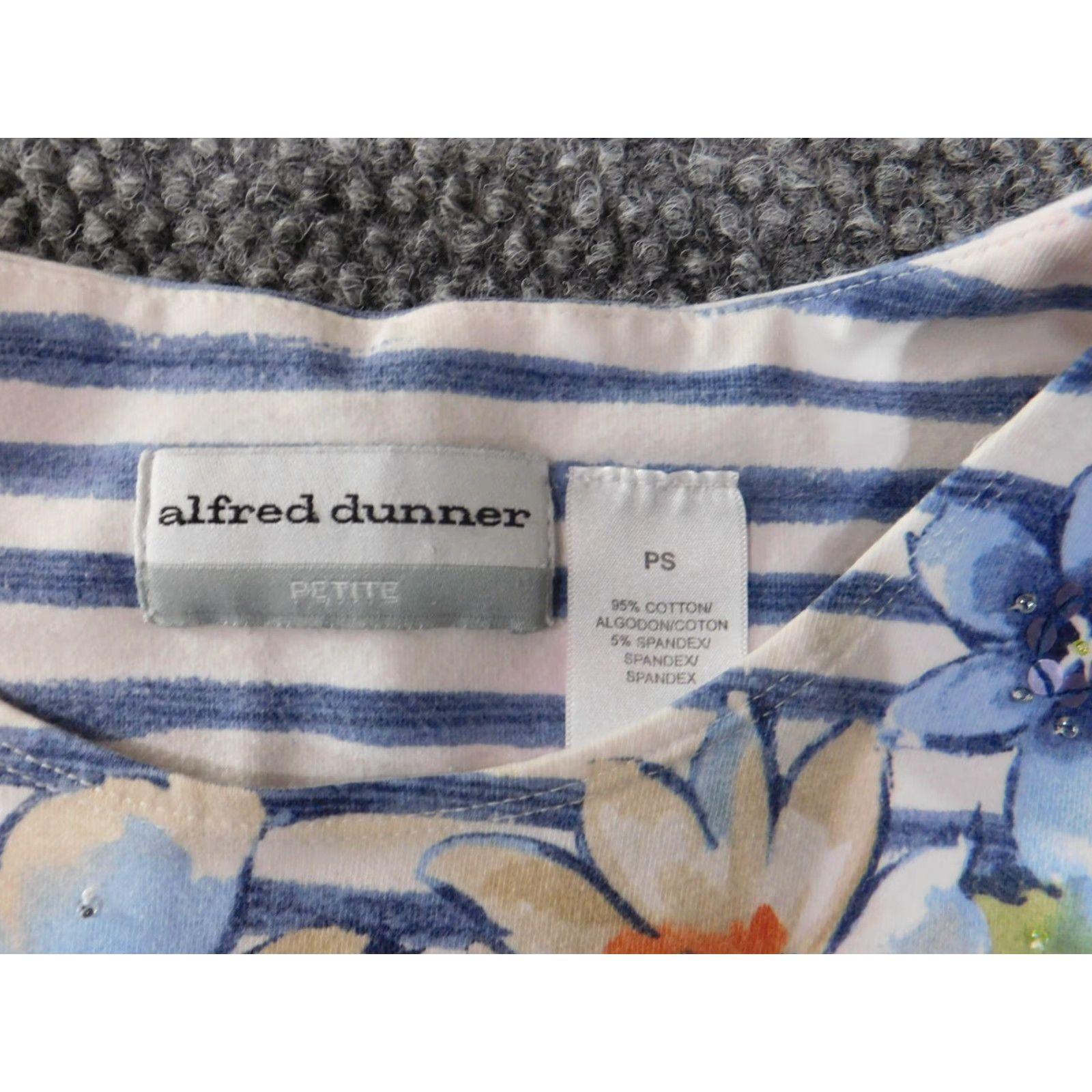 Vintage Alfred Dunner Blouse Shirt Petite PS Women Blue Stripe Knit Cotton Spandex V-Neck Long Sleeve Stretch Casual Size S / US 4 / IT 40 - 4 Thumbnail