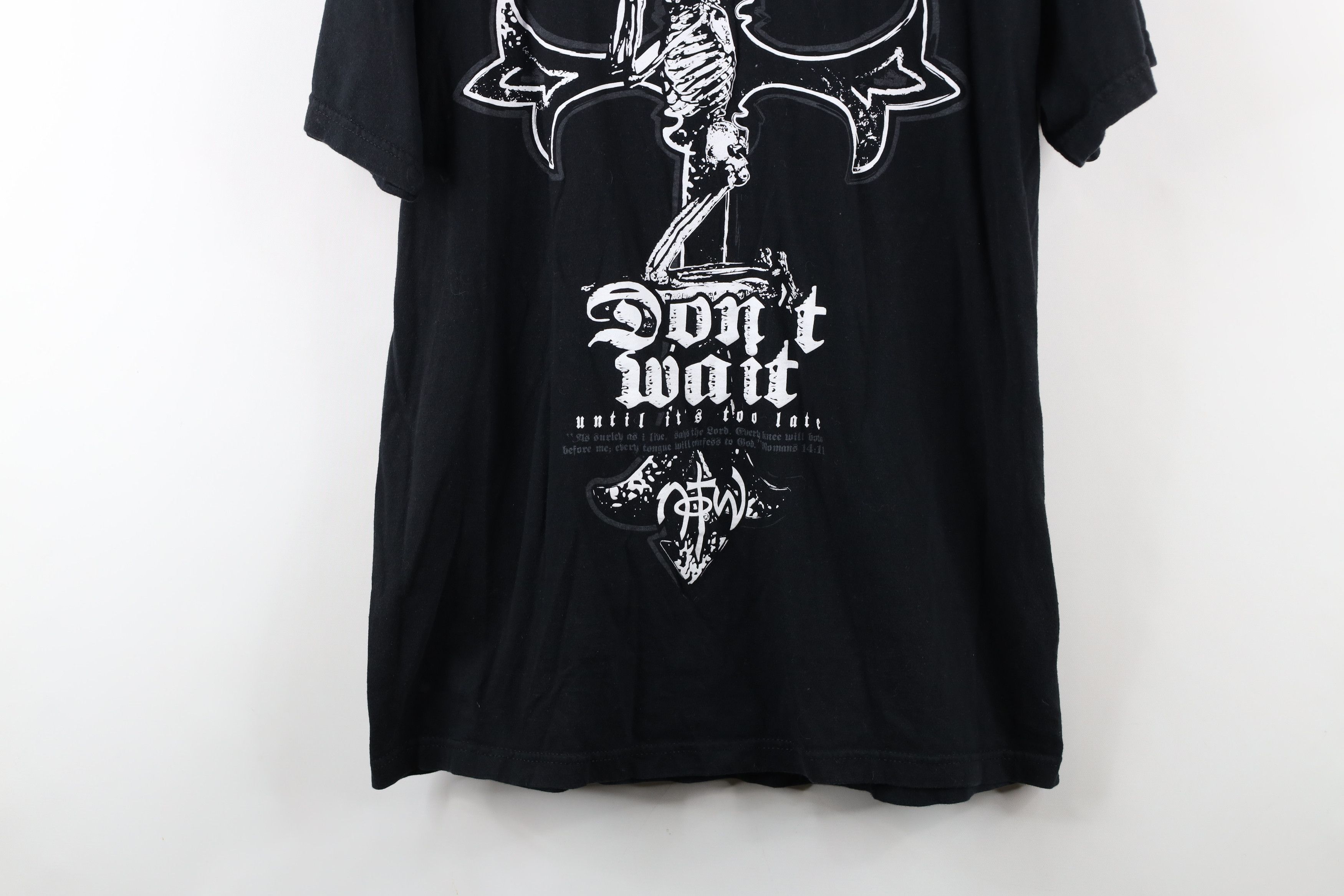 Vintage Vintage Y2K Streetwear Christian Skeleton Cross T-Shirt Size US L / EU 52-54 / 3 - 3 Thumbnail
