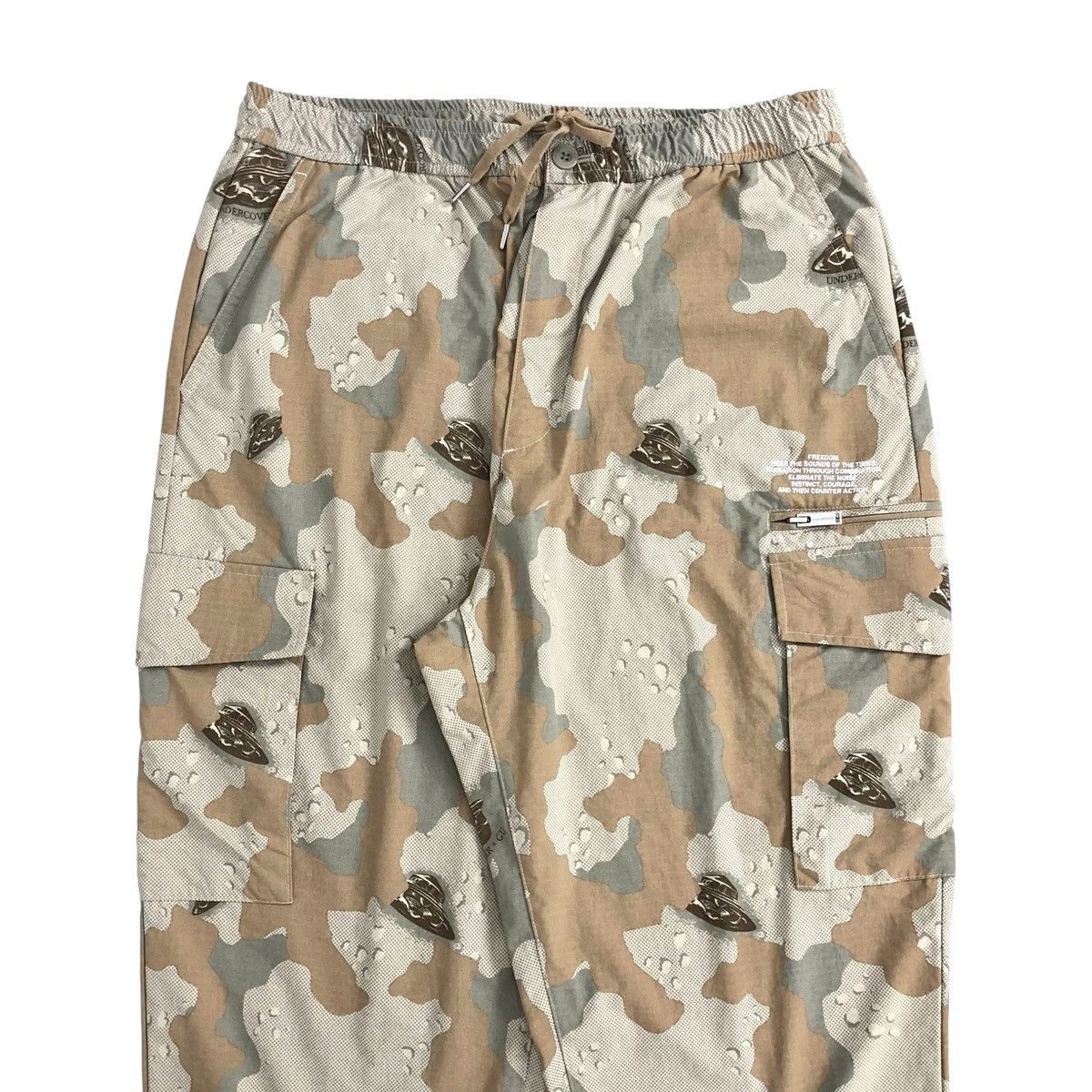Japanese Brand × Jun Takahashi × Undercover Undercover X GU Military Camouflage Cargo Pants Size US 32 / EU 48 - 2 Thumbnail