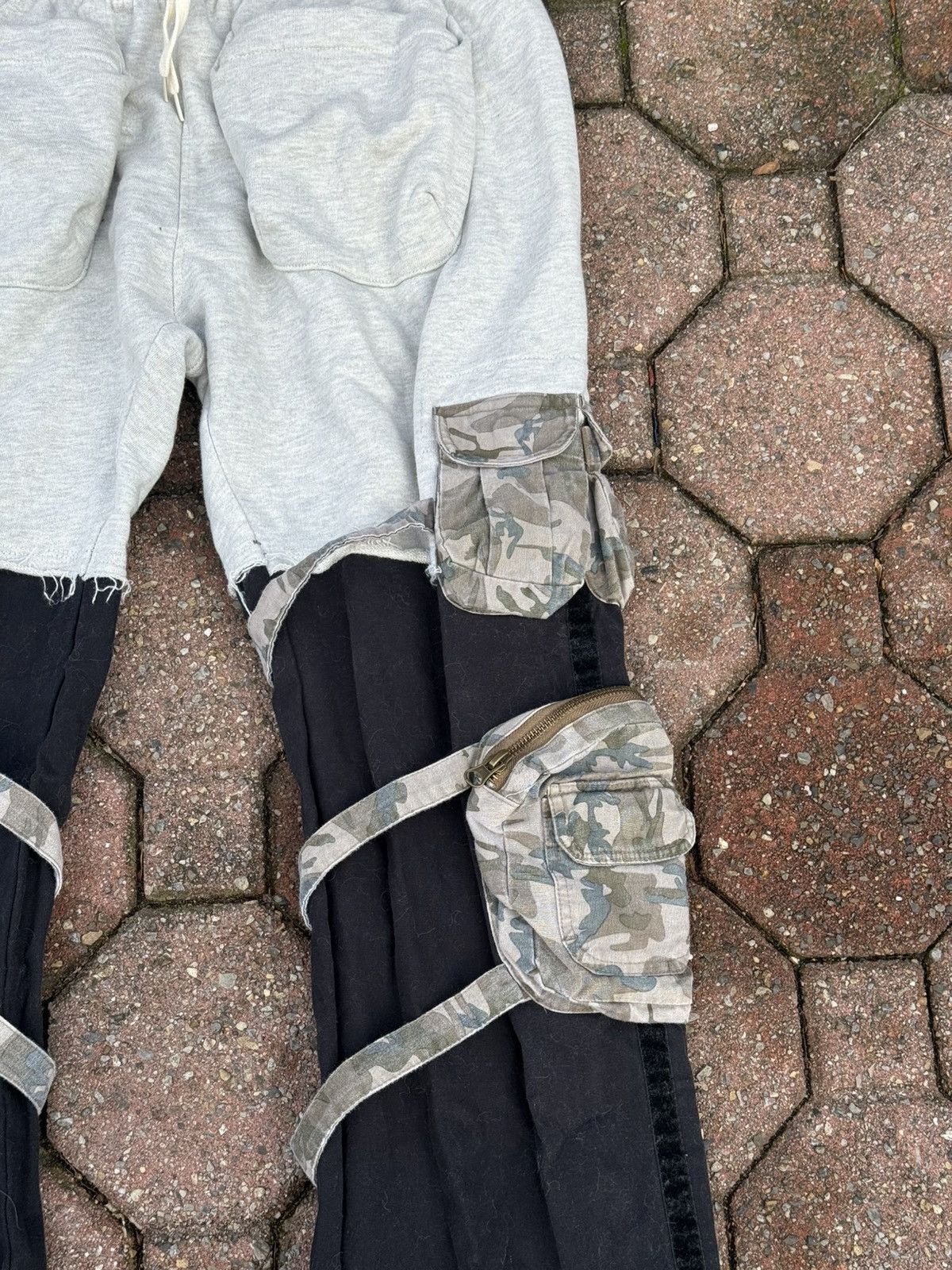 MNML Rebuild sweatpants mens 30X33 MNML Camo Grey Size US 30 / EU 46 - 2 Thumbnail