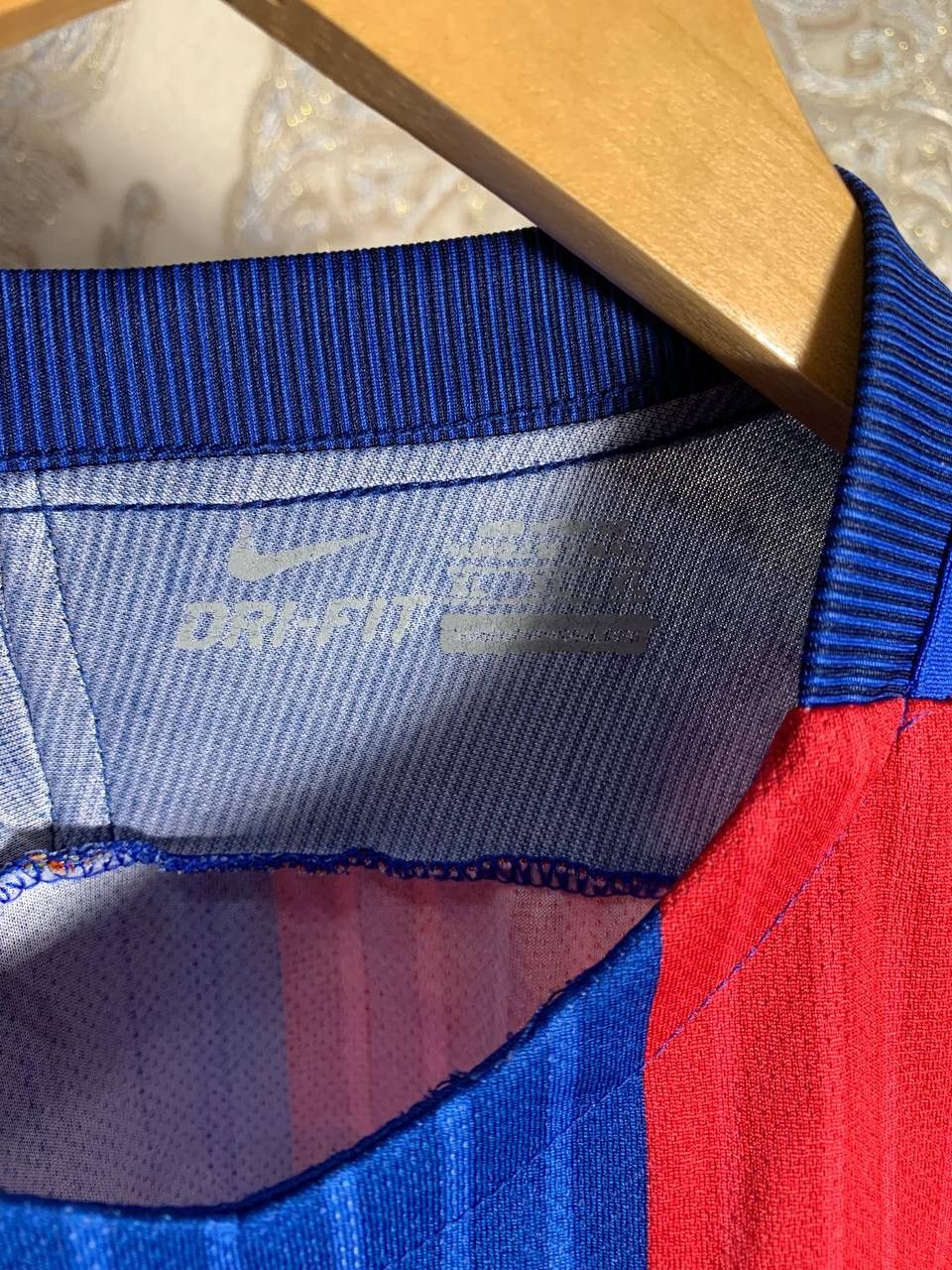 Nike VERY RARE NIKE FC BARCELONA SPAIN SOCCER JERSEY RETRO Y2K Size US S / EU 44-46 / 1 - 5 Thumbnail