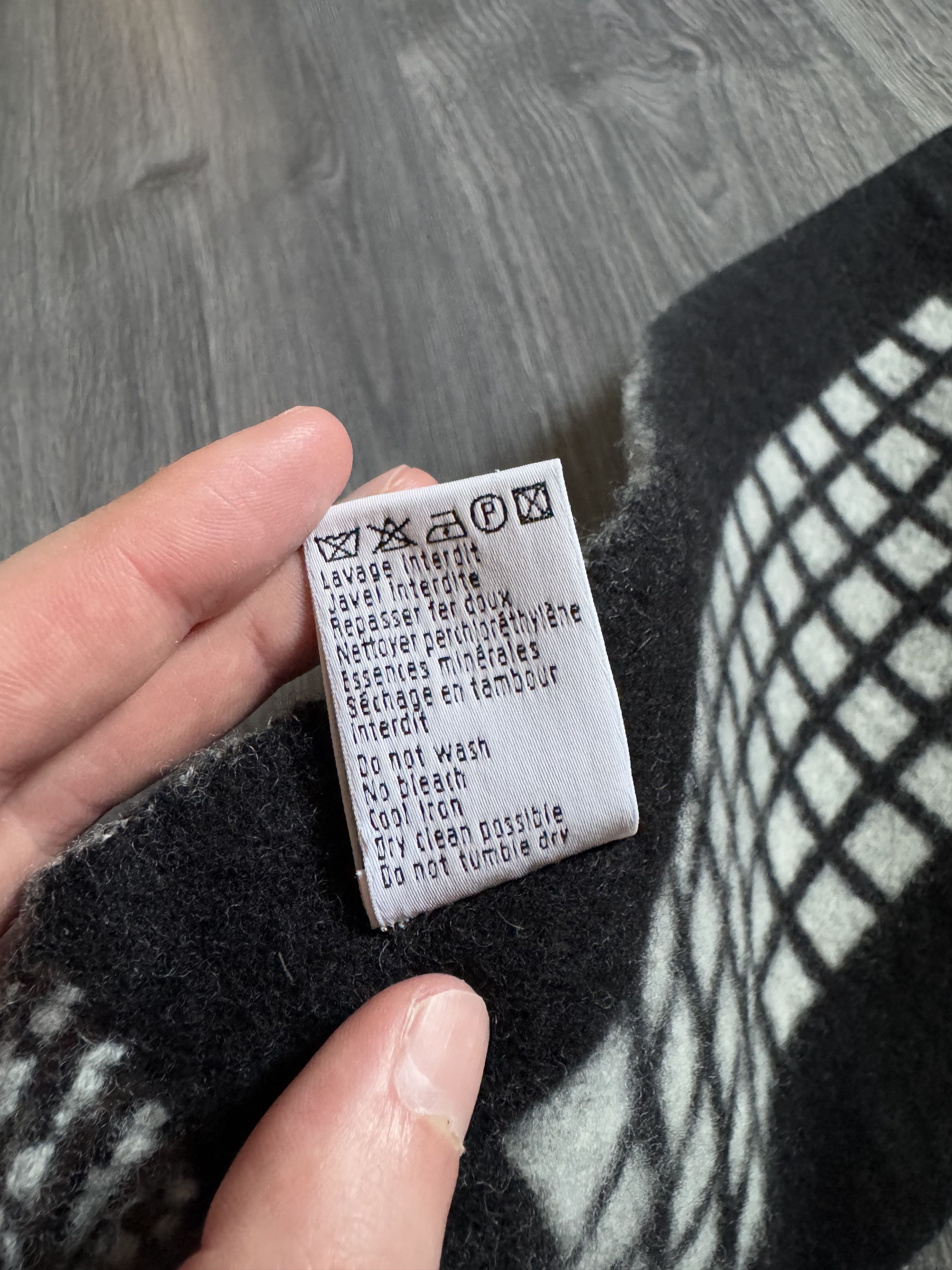 Lacoste Vintage Lacoste Logo Wool Scarf Black/White Size ONE SIZE - 8 Thumbnail