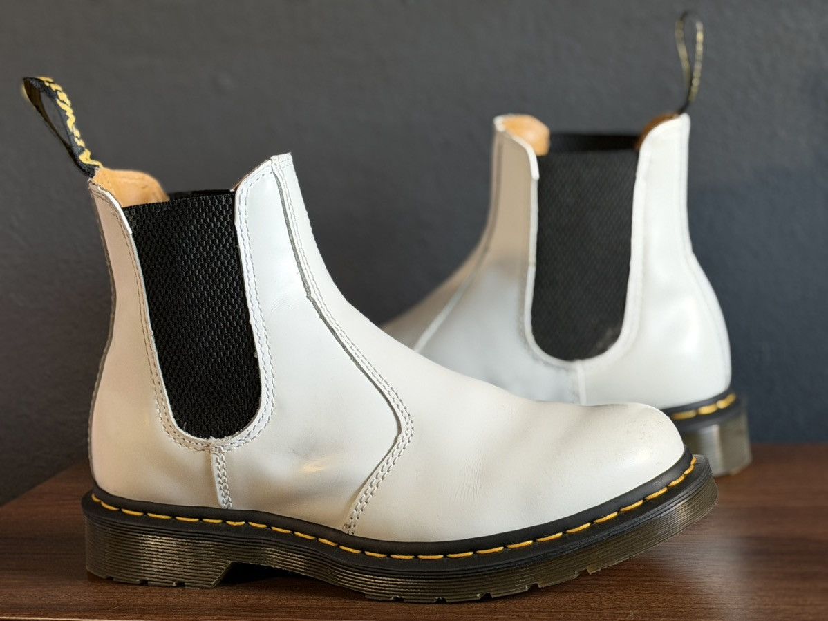 Dr. Martens Dr. Martens Chelsea Boots – White, Size 8W Size US 8 / IT 38 - 2 Thumbnail