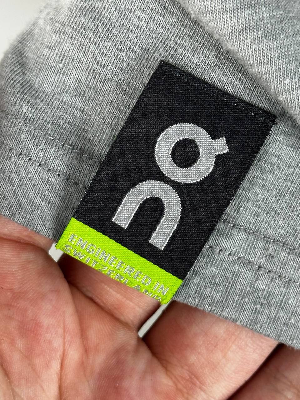 On On Running Performance Grey Sport T Shirt Size L Size US L / EU 52-54 / 3 - 8 Thumbnail