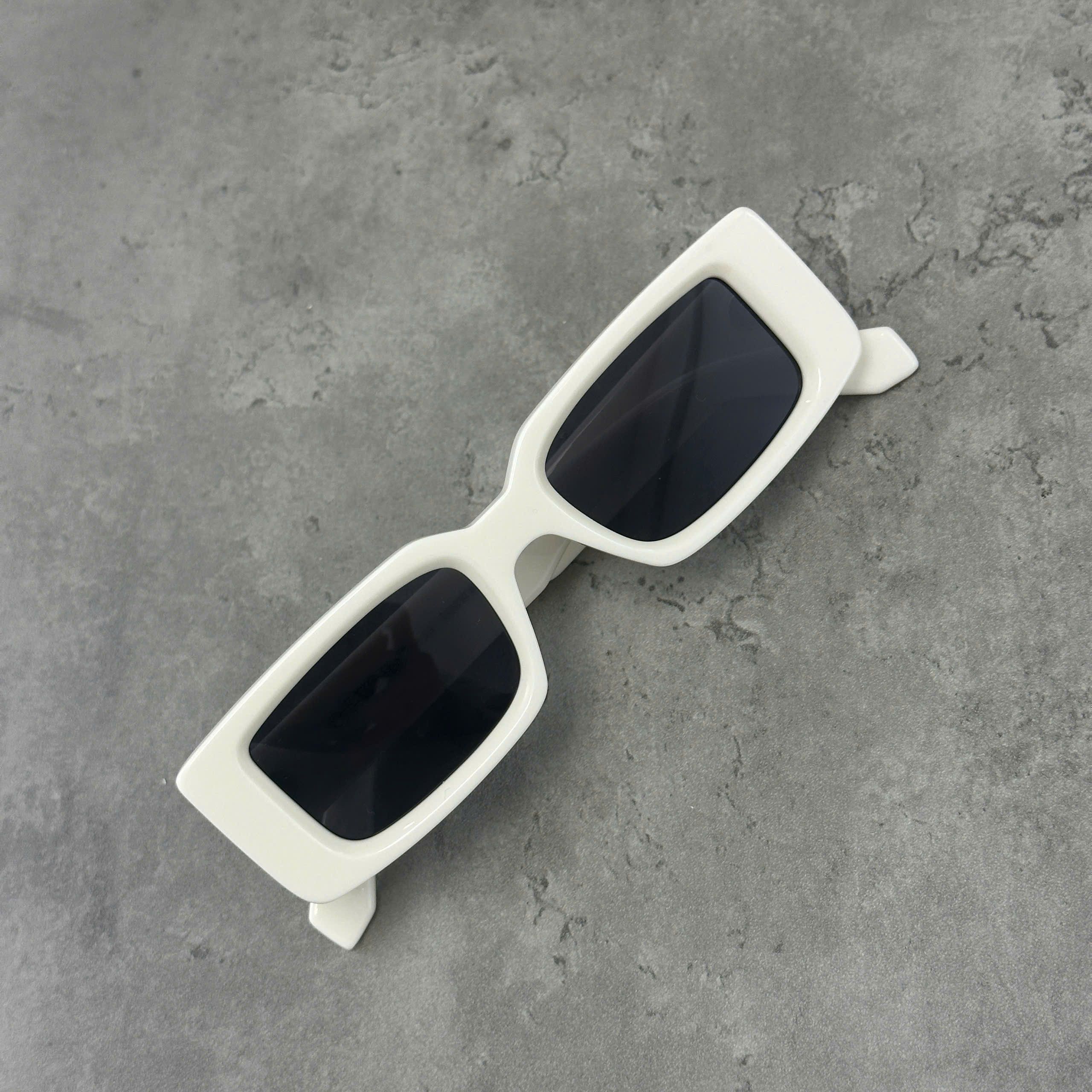 Off-White OFF WHITE Arthur Sunglasses WHITE DARK GREY Size ONE SIZE - 2 Thumbnail