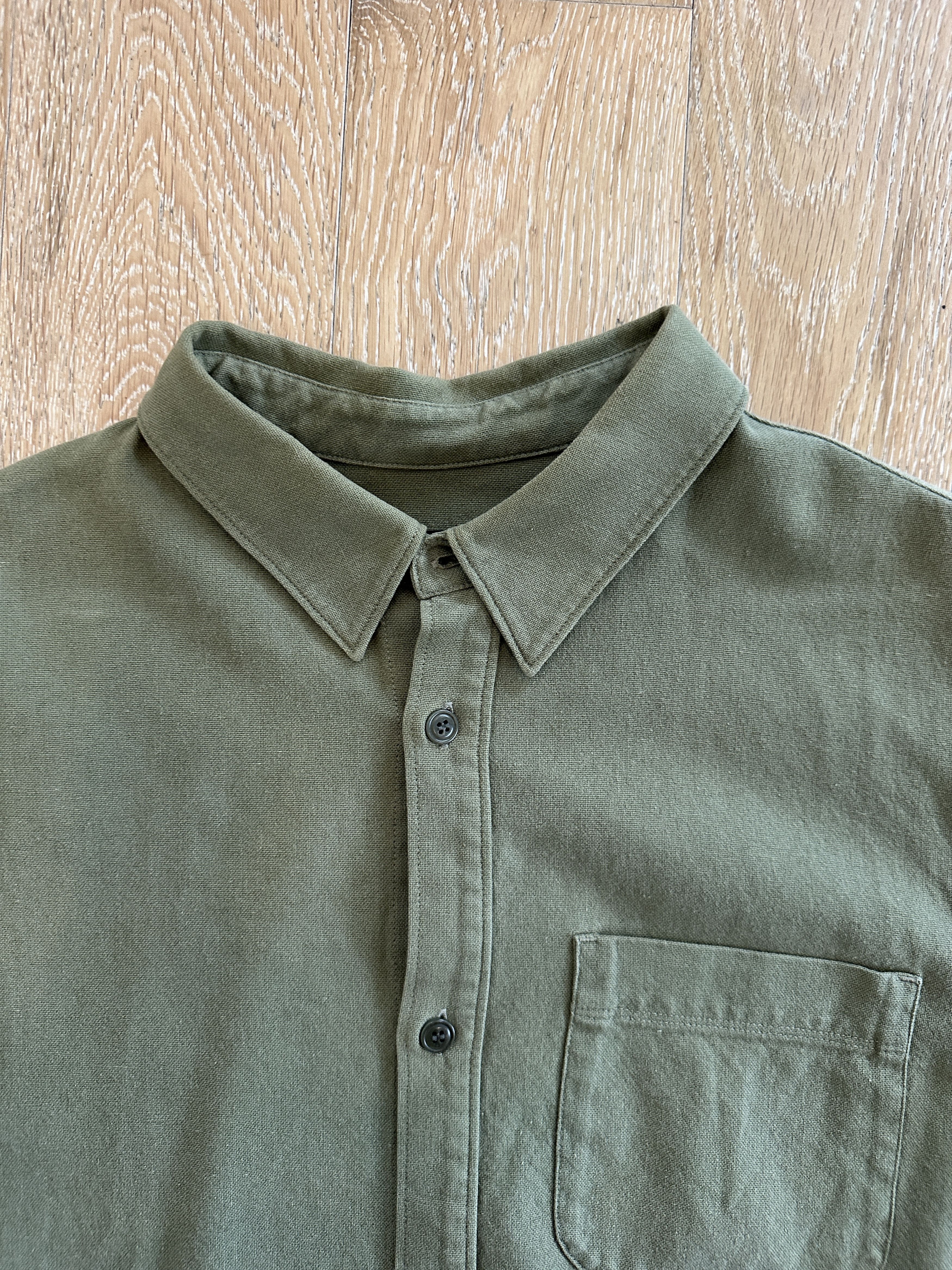 image of A P C Cotton / Linen Button-Up in Olive Green, Men's (Size Medium)