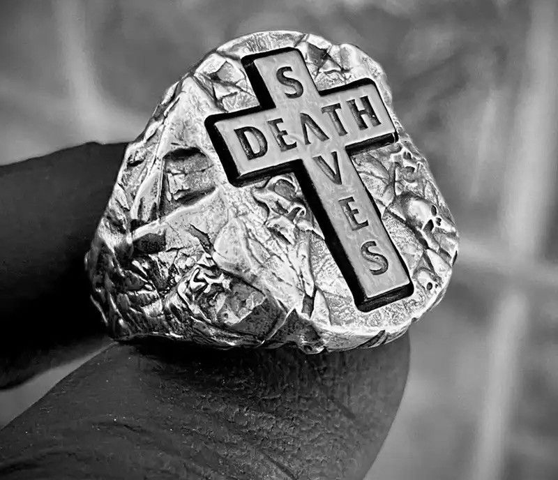 Jewelry × Vintage Cross Death Saves Signet Ring Size ONE SIZE - 1 Thumbnail