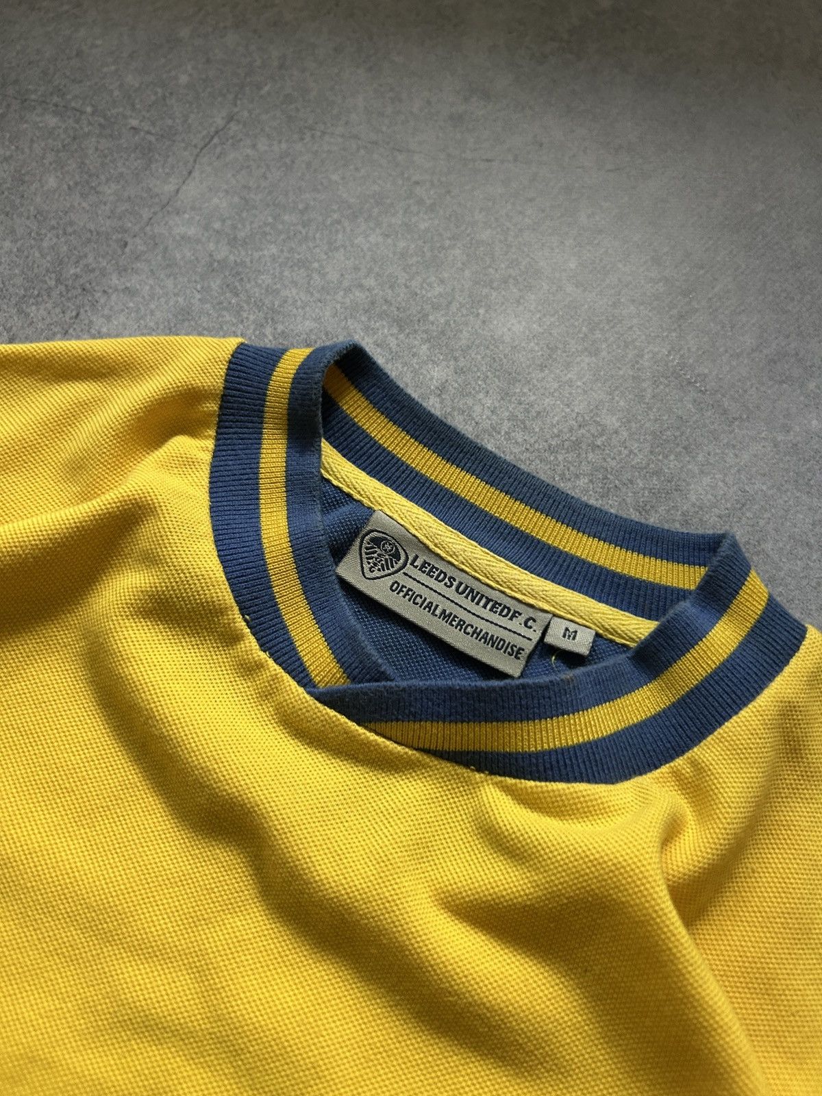 Vintage Vintage Leeds United official soccer jersey mens Size US M / EU 48-50 / 2 - 3 Thumbnail