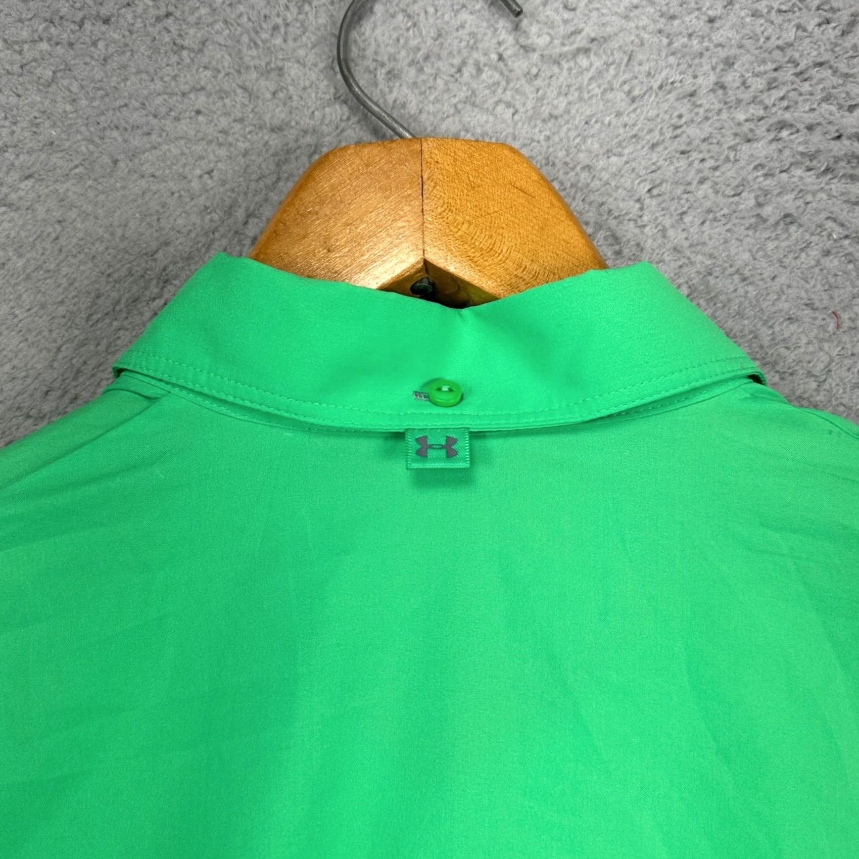 Under Armour Under Armour Tide Chaser Mens Fishing Shirt Small Green Button Up Pocket Logo Shirt Size US S / EU 44-46 / 1 - 7 Thumbnail