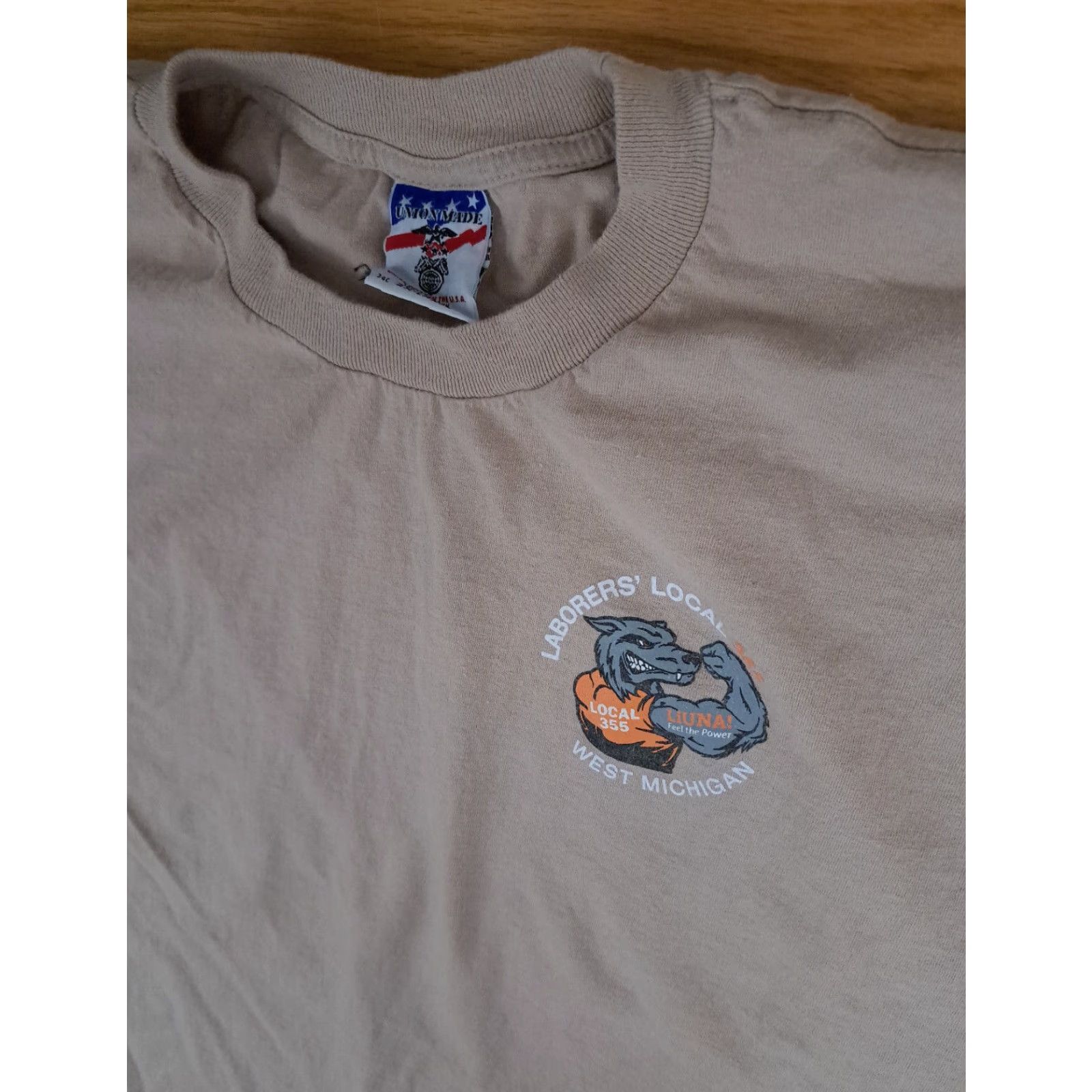 Vintage Union Made T-Shirt Men XL tan USA Laboreres Local 355 West Michigan Mens Size US XL / EU 56 / 4 - 2 Thumbnail