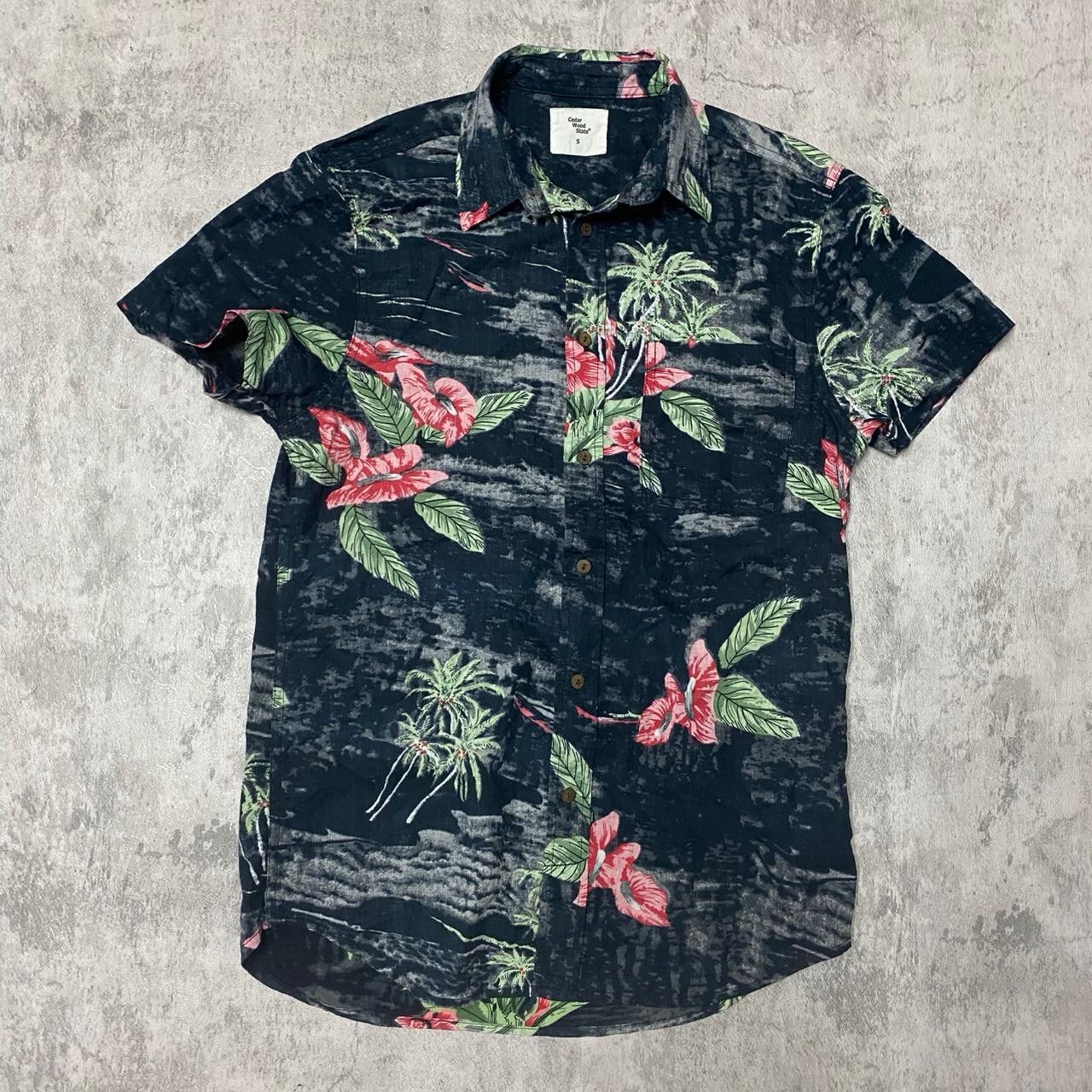 Other Black Hawaiian shirt with bold floral pattern Size US S / EU 44-46 / 1 - 1 Thumbnail