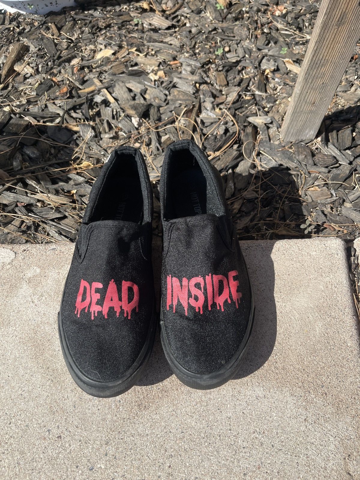 Hot Topic DEAD INSIDE HT Shoes Size 11W/9M Size US 11 / IT 41 - 1 Thumbnail