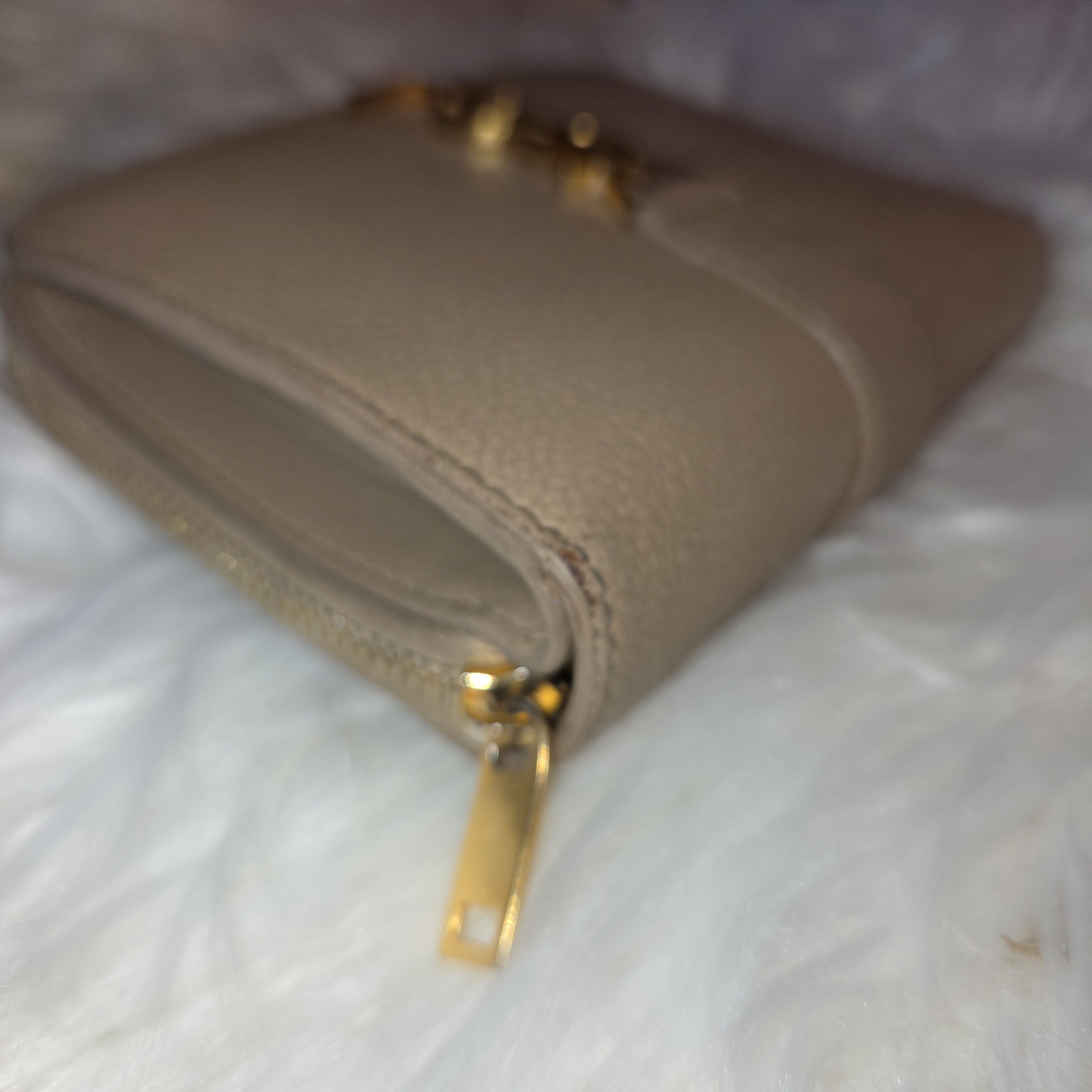 Yves Saint Laurent Saint Laurent (YSL) Grain De Poudre Compact Fold Wallet Size ONE SIZE - 3 Thumbnail