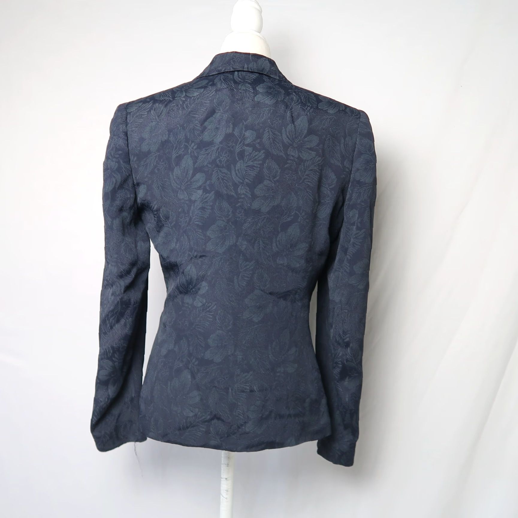 Jones New York VINTAGE 90s Jones Wear navy blue floral blazer jacket Blazer 6 Adult Regular Navy Floral 1990s Jones New York Mens Womens? Size M / US 6-8 / IT 42-44 - 4 Thumbnail