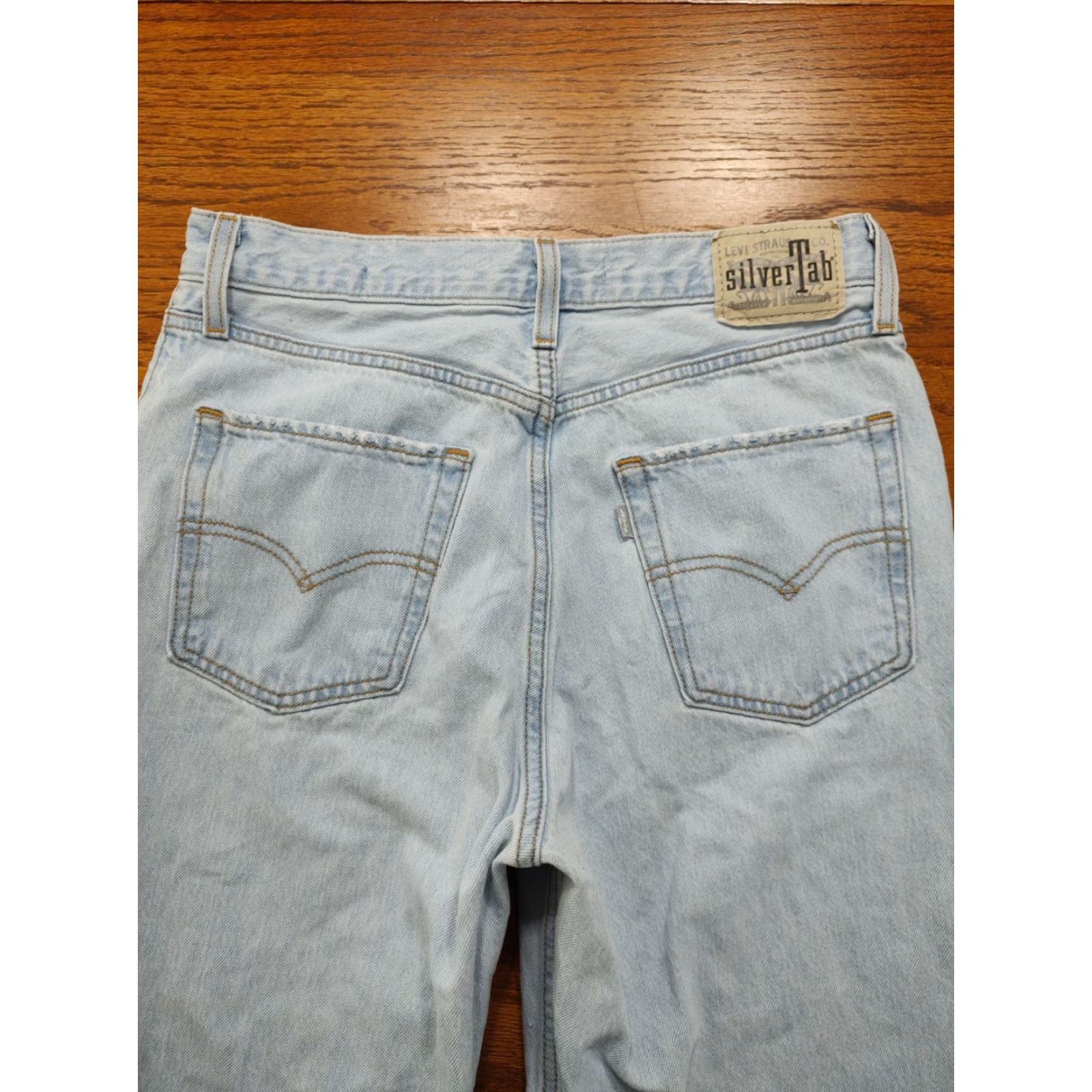 Denime Levis Jeans SilverTab 94 Baggy Blue Denim Light Distressed Womens 28 X 31 Inseam Size 28" / US 6 / IT 42 - 5 Thumbnail