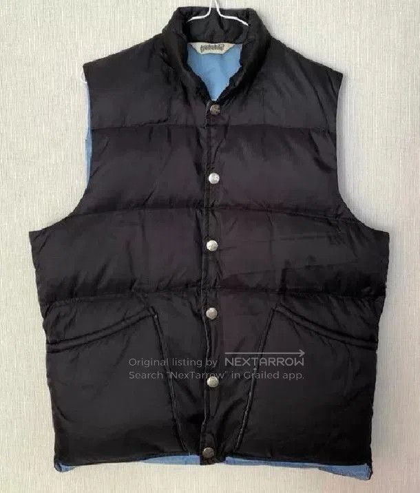 Black Padded Vest with Down Filling.
