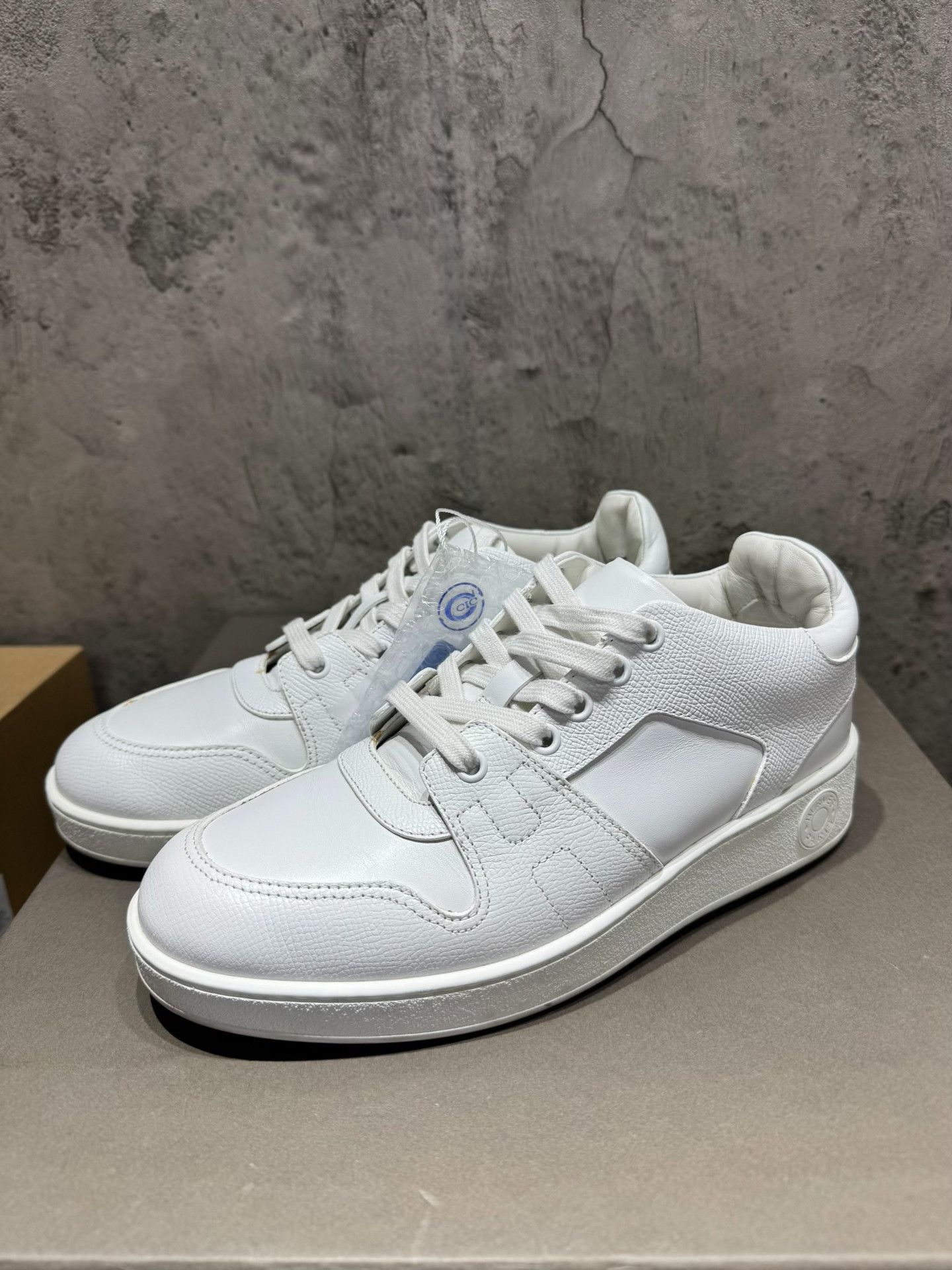 Hermes Hermes Leather White Lowtop Sneakers 37.5 Women Size US 6.5 / IT 36.5 - 1 Thumbnail