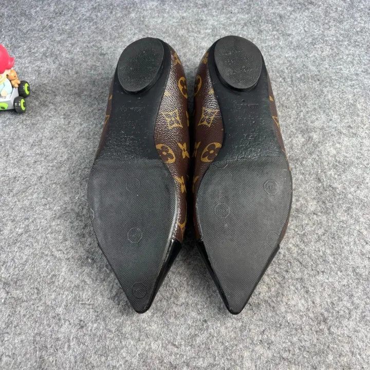Louis Vuitton Louis Vuitton Classic Pointed Toe Casual Shoes -2508 Size US 6 / IT 36 - 4 Thumbnail