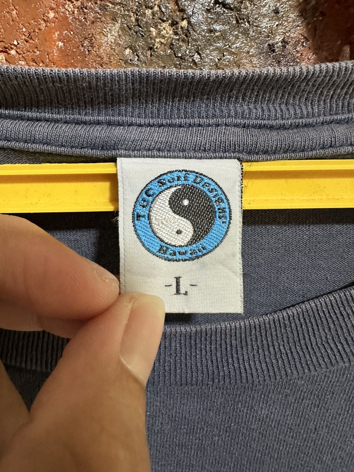 Vintage Thrashed Vintage 90s T&C Surf Design Sun Faded Tee Size US L / EU 52-54 / 3 - 6 Thumbnail
