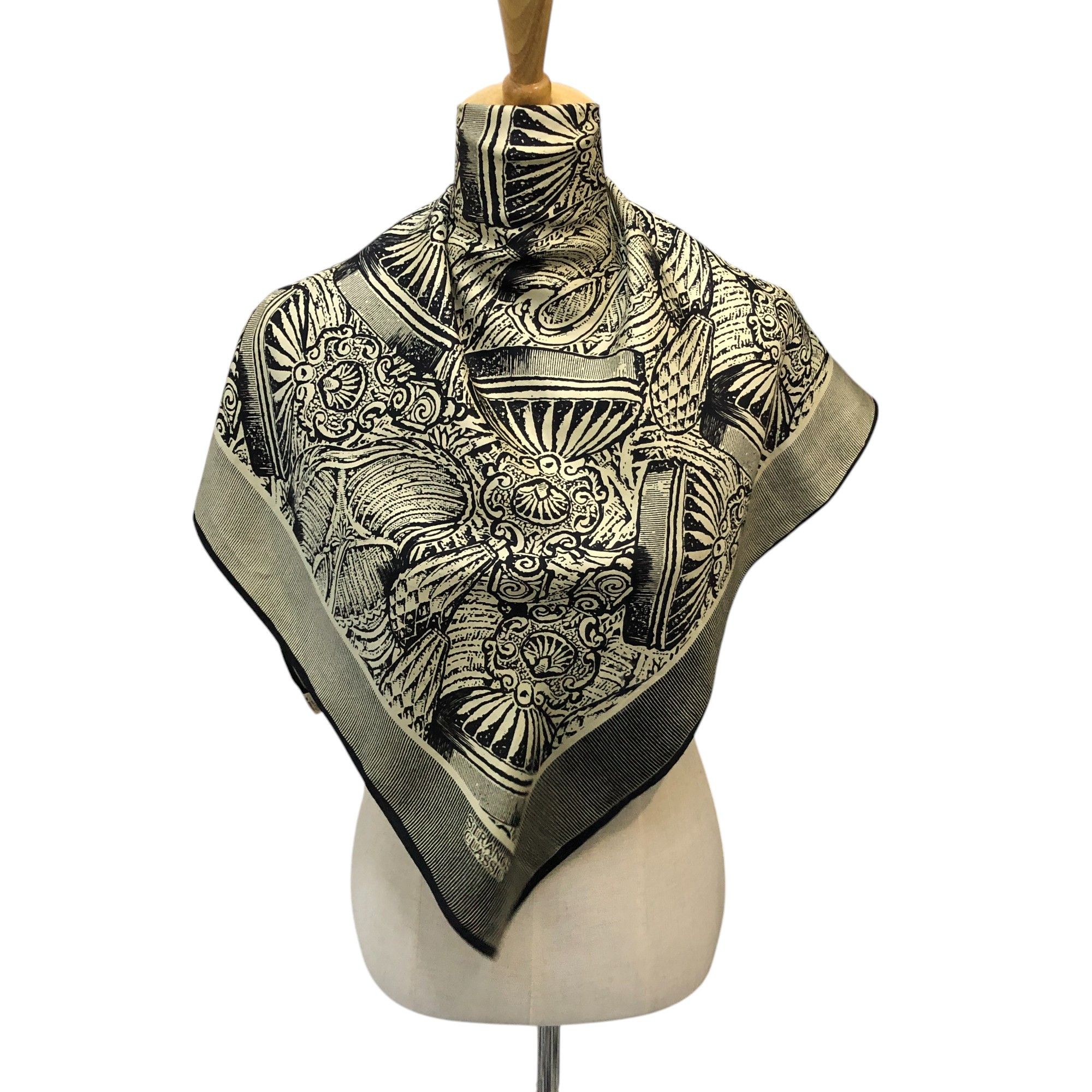 Japanese Brand Strange Classic Abstract Silk Scarf M1412 Size ONE SIZE - 1 Thumbnail