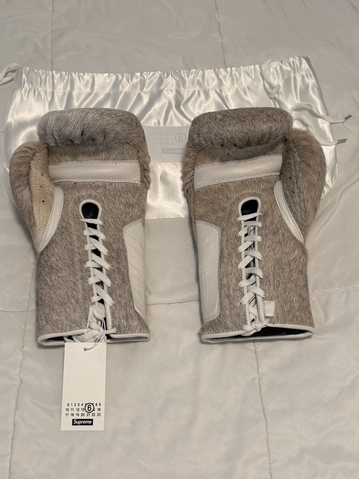 Maison Margiela × Supreme Supreme MM6 Maison Margiela Boxing Gloves Brand New Size ONE SIZE - 2 Thumbnail
