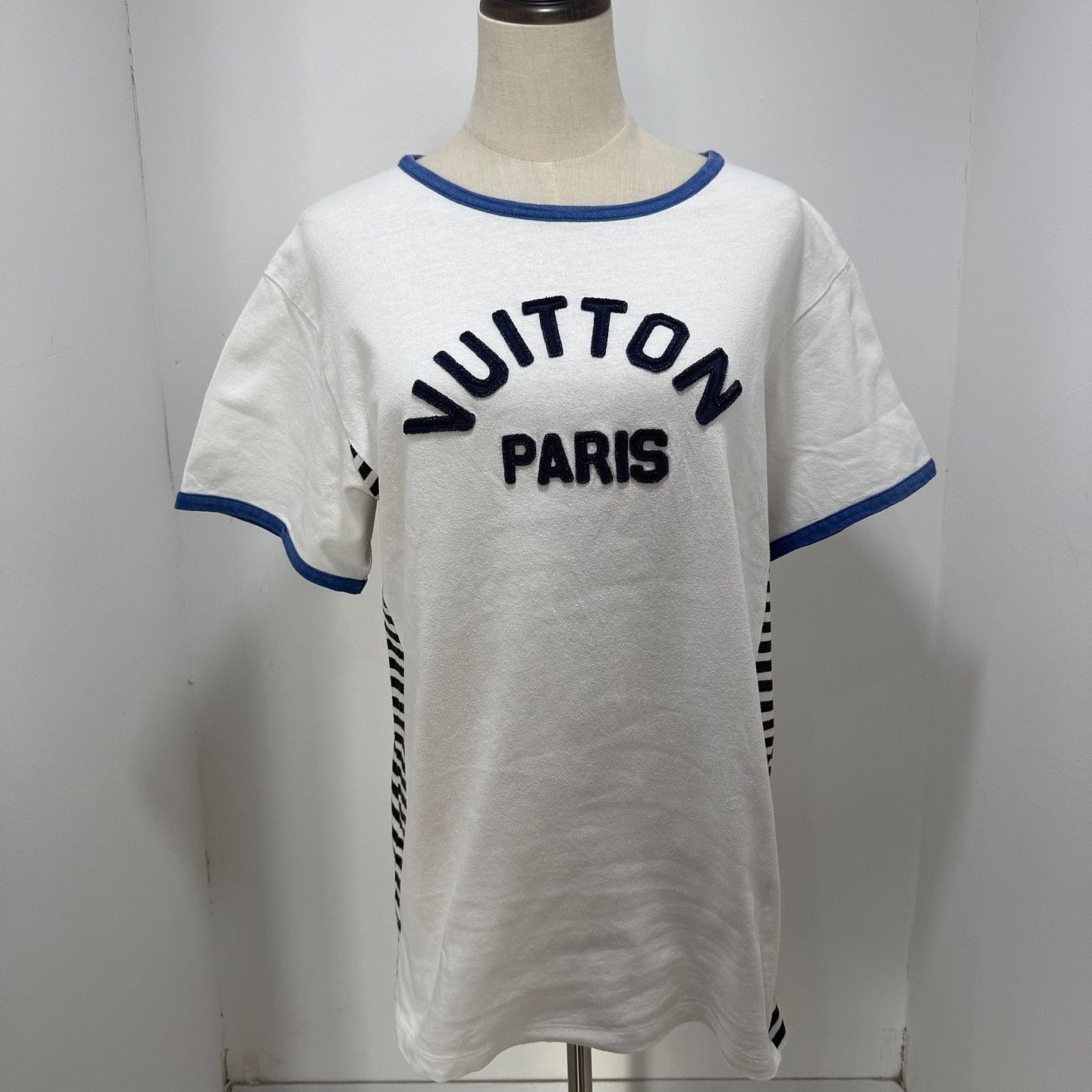 Louis Vuitton Louis Vuitton Flocked Logo Short Sleeve T-Shirt Size S Size S / US 4 / IT 40 - 1 Thumbnail