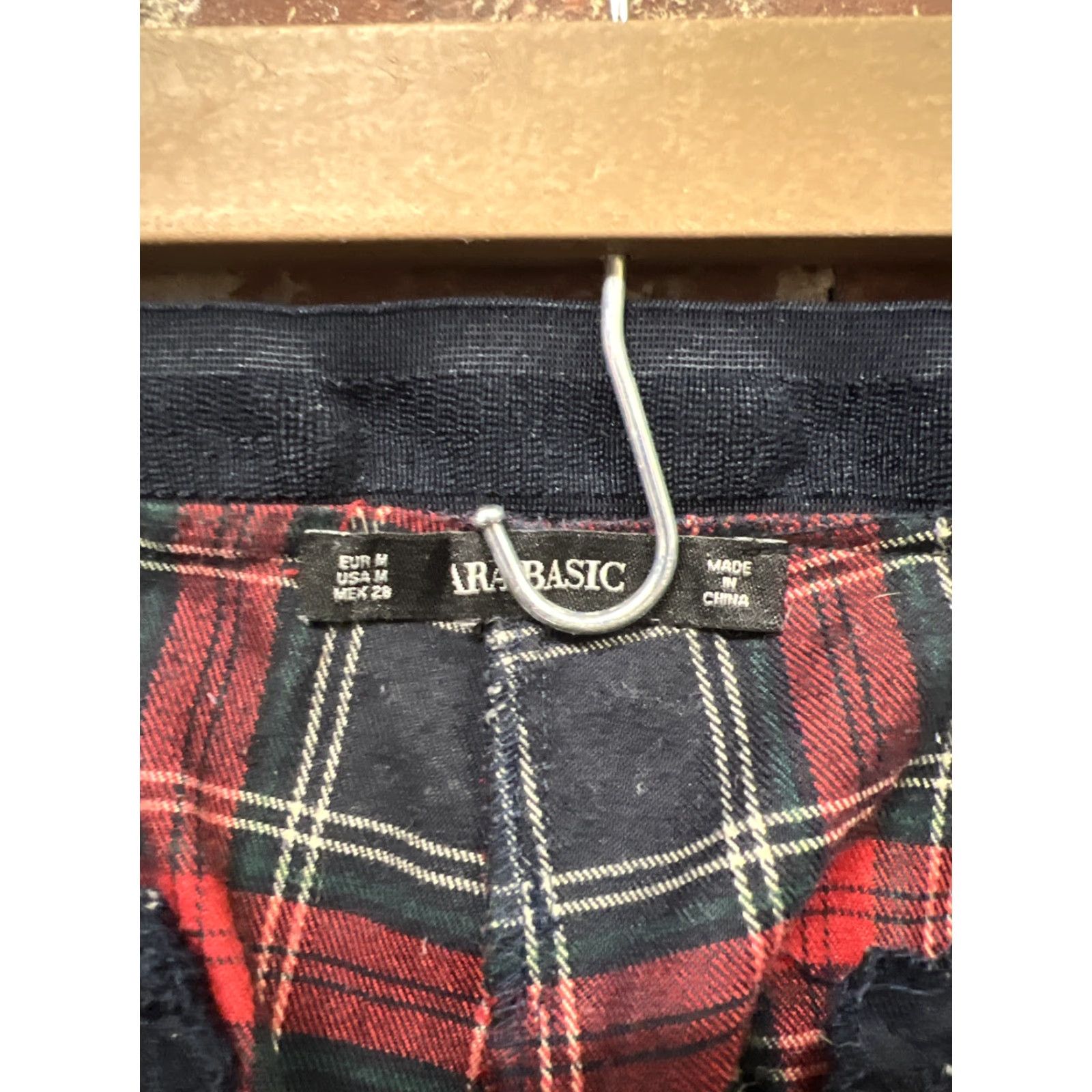 Zara Zara Basics Plaid Stretch Waistband Professional Trouser Pants Pockets M Red Slim Womens Size 32" / US 10 / IT 46 - 3 Thumbnail