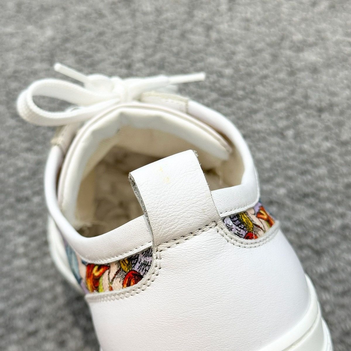 Versace Versace Angeli print canvas sneaker Size US 10 / EU 43 - 9 Thumbnail