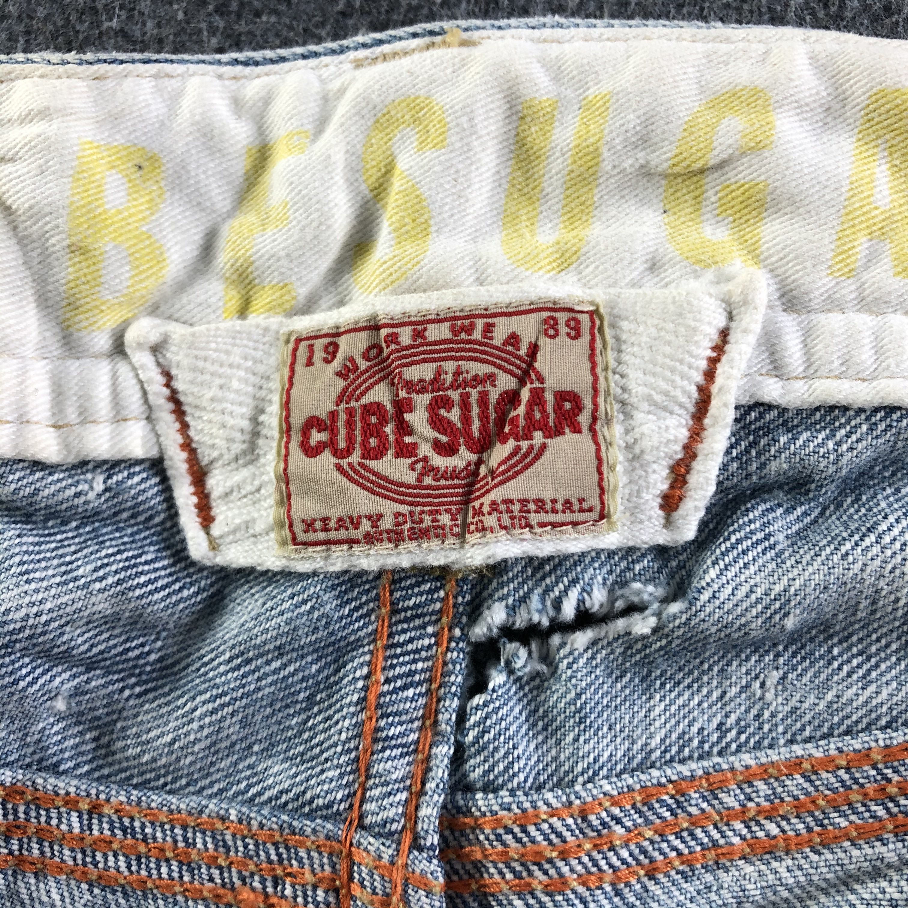 Japanese Brand Vintage Light Wash Cube Sugar Jeans-J3991 Size US 31 - 9 Thumbnail