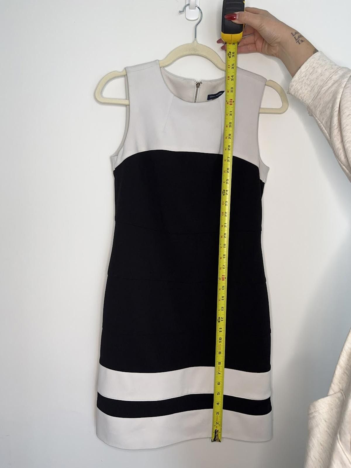 Tommy Hilfiger Tommy Hilfiger Black & White Contrast Dress - Sz. 2 Size XS / US 0-2 / IT 36-38 - 7 Thumbnail