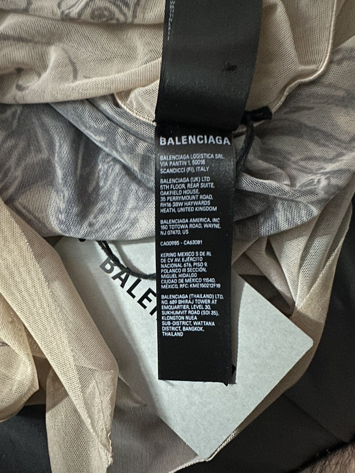 Balenciaga Balenciaga Tattoo long sleeve shirt size Large Size US L / EU 52-54 / 3 - 15 Thumbnail
