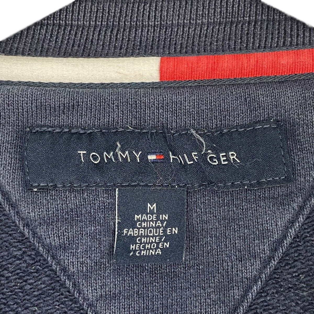 Vintage Vintage Tommy Hilfiger Long Sleeve T-Shirt Embroidered Black Size US M / EU 48-50 / 2 - 5 Thumbnail