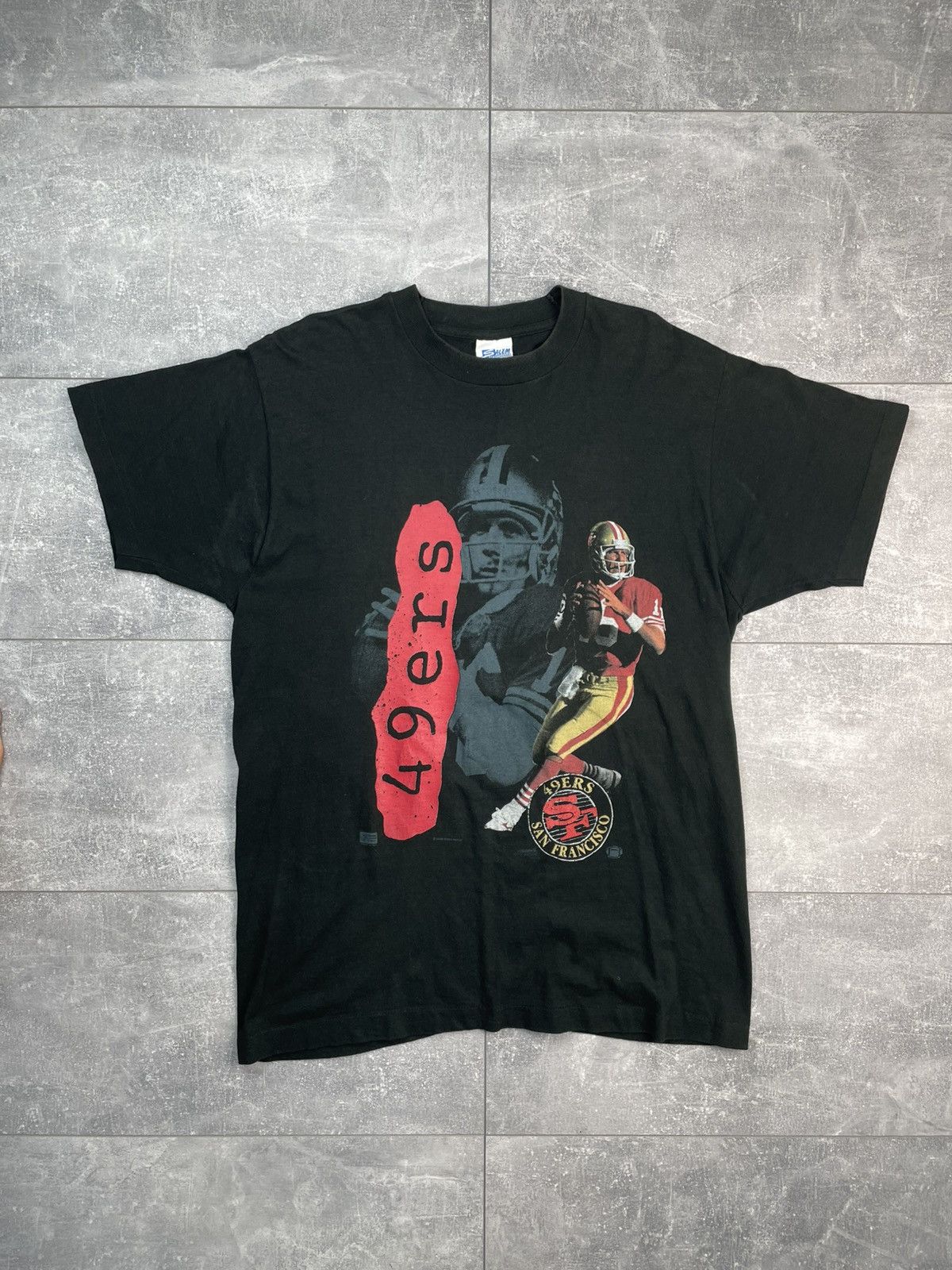 NFL × Vintage Vintage NFL 90s Joe Montana San Francisco 49ers T-shirt Size US XL / EU 56 / 4 - 1 Thumbnail