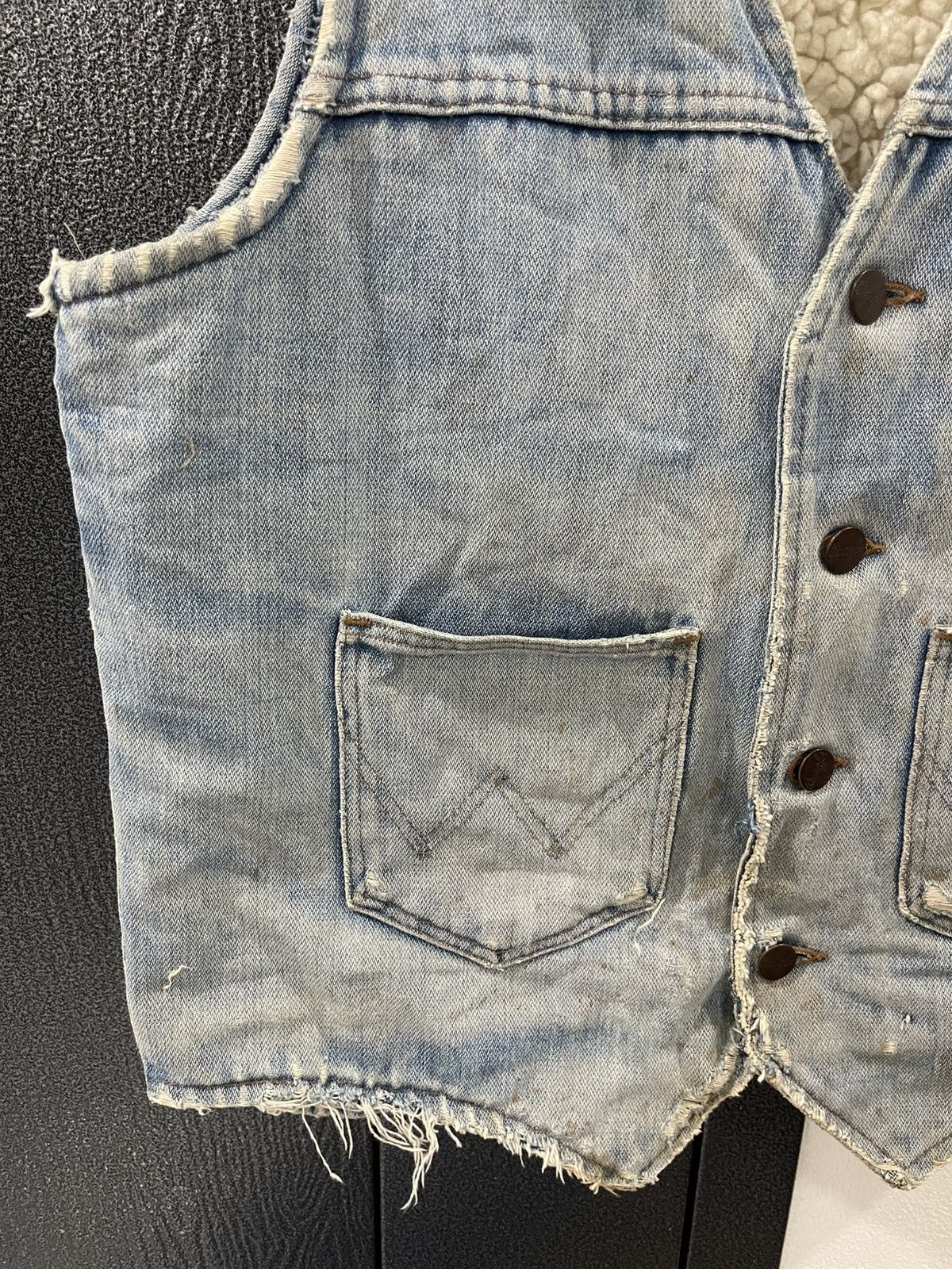 Wrangler Vintage Wrangler Sherpa Lined Distressed Denim Vest Size US M / EU 48-50 / 2 - 6 Thumbnail