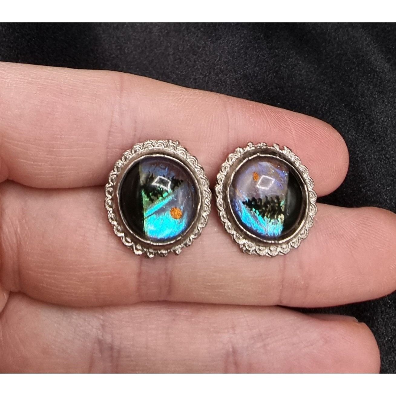 Vintage Vintage Silver-Tone Round Earrings With Scenic Forest Design Size ONE SIZE - 4 Thumbnail