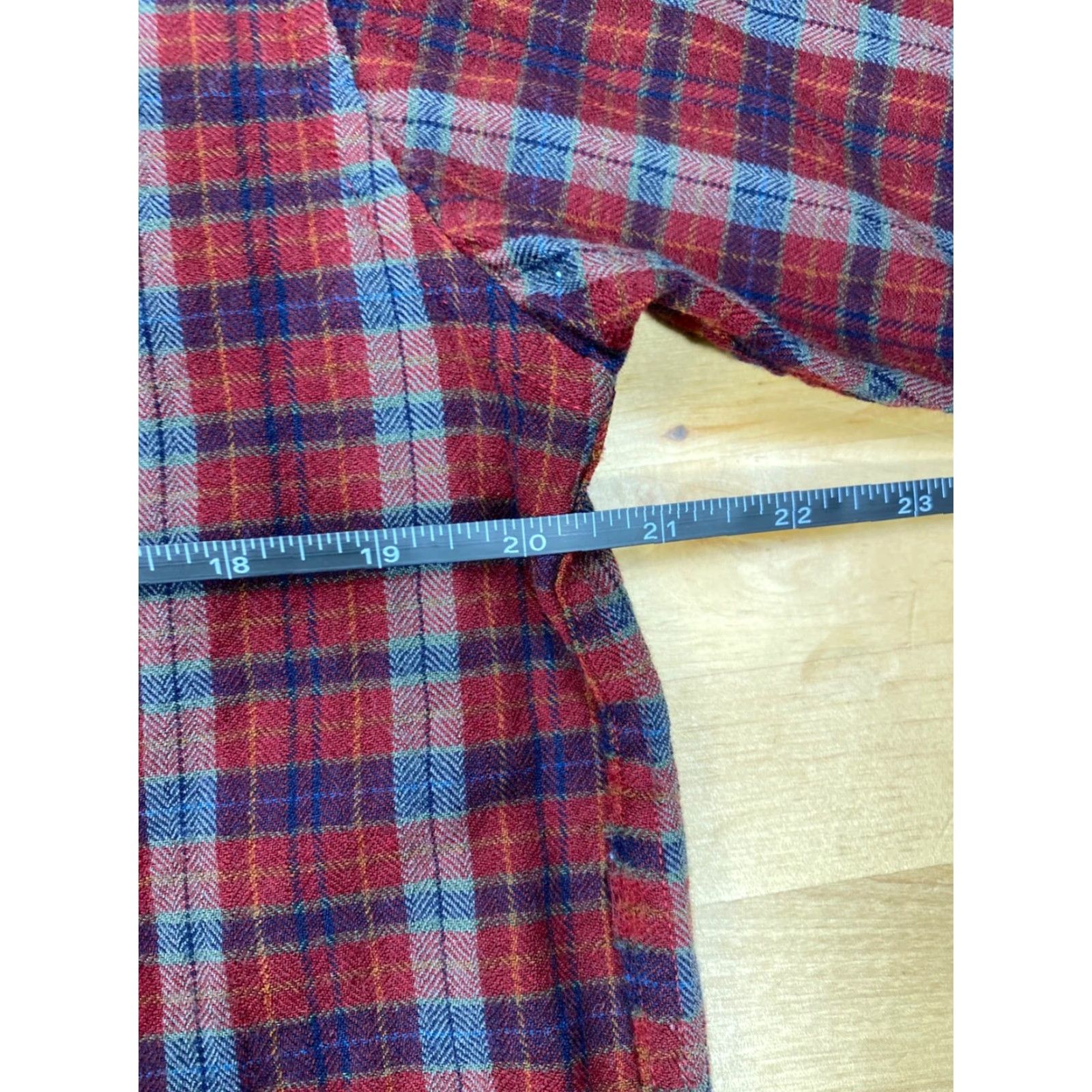Pendleton Sir Pendleton Wool Flannel Button Up Shirt Plaid Red Long Sleeve M Mens Button-Up Wool Flannel Red Plaid Long Sleeve Size M Size US M / EU 48-50 / 2 - 5 Thumbnail