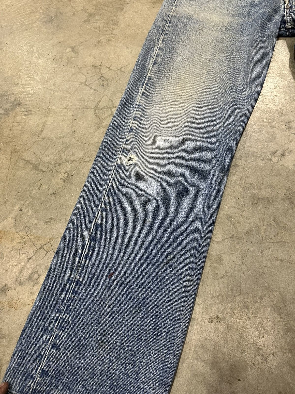 Levi's Vintage Levis light wash 501 distressed denim Size US 31 - 12 Thumbnail