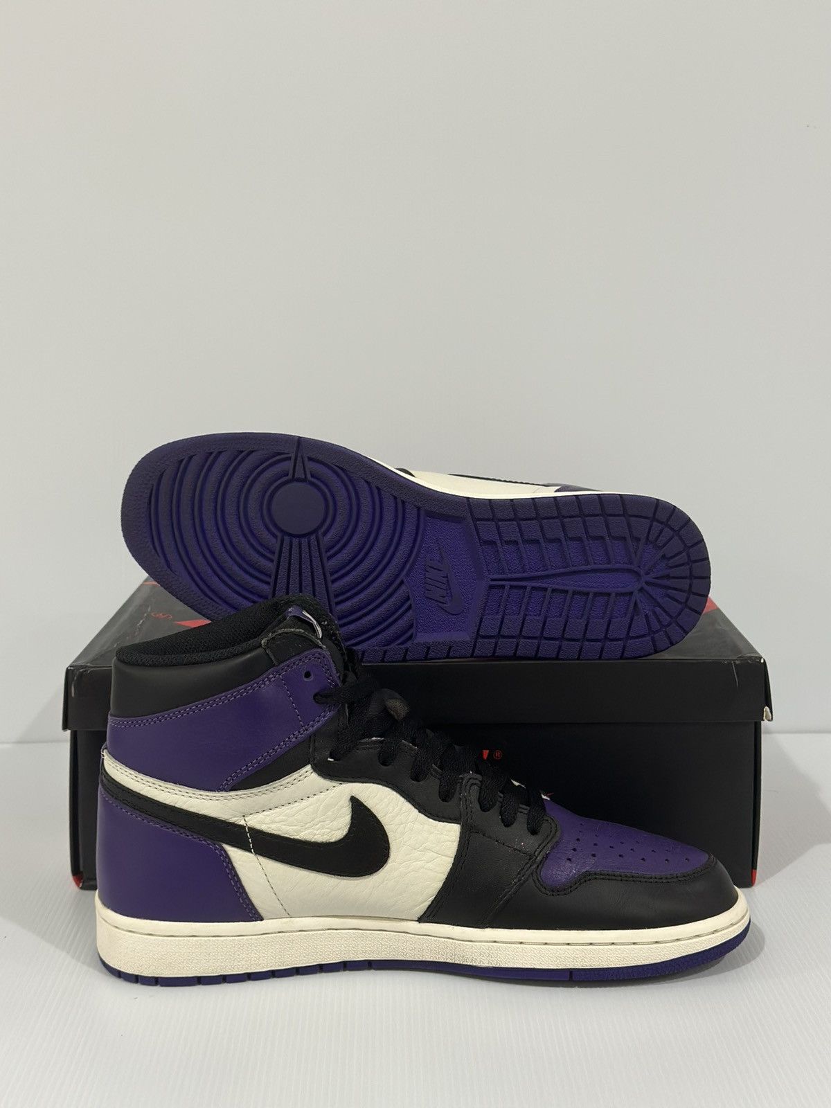 Nike Jordan 1 Retro High Court Purple (2018) Size US 10.5 / EU 43-44 - 7 Thumbnail