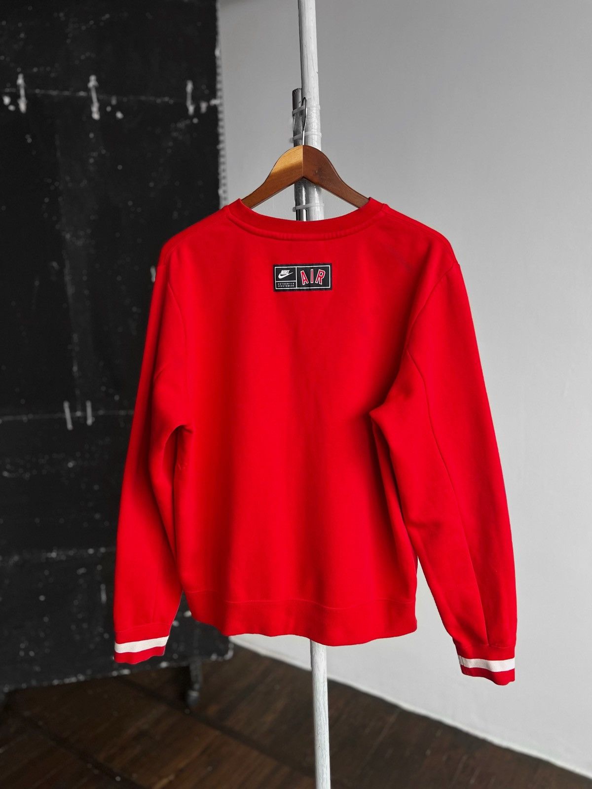 Nike Nike Air NSW Mens Red Long Sleeve Sweatshirt Center Logo Size US S / EU 44-46 / 1 - 3 Thumbnail
