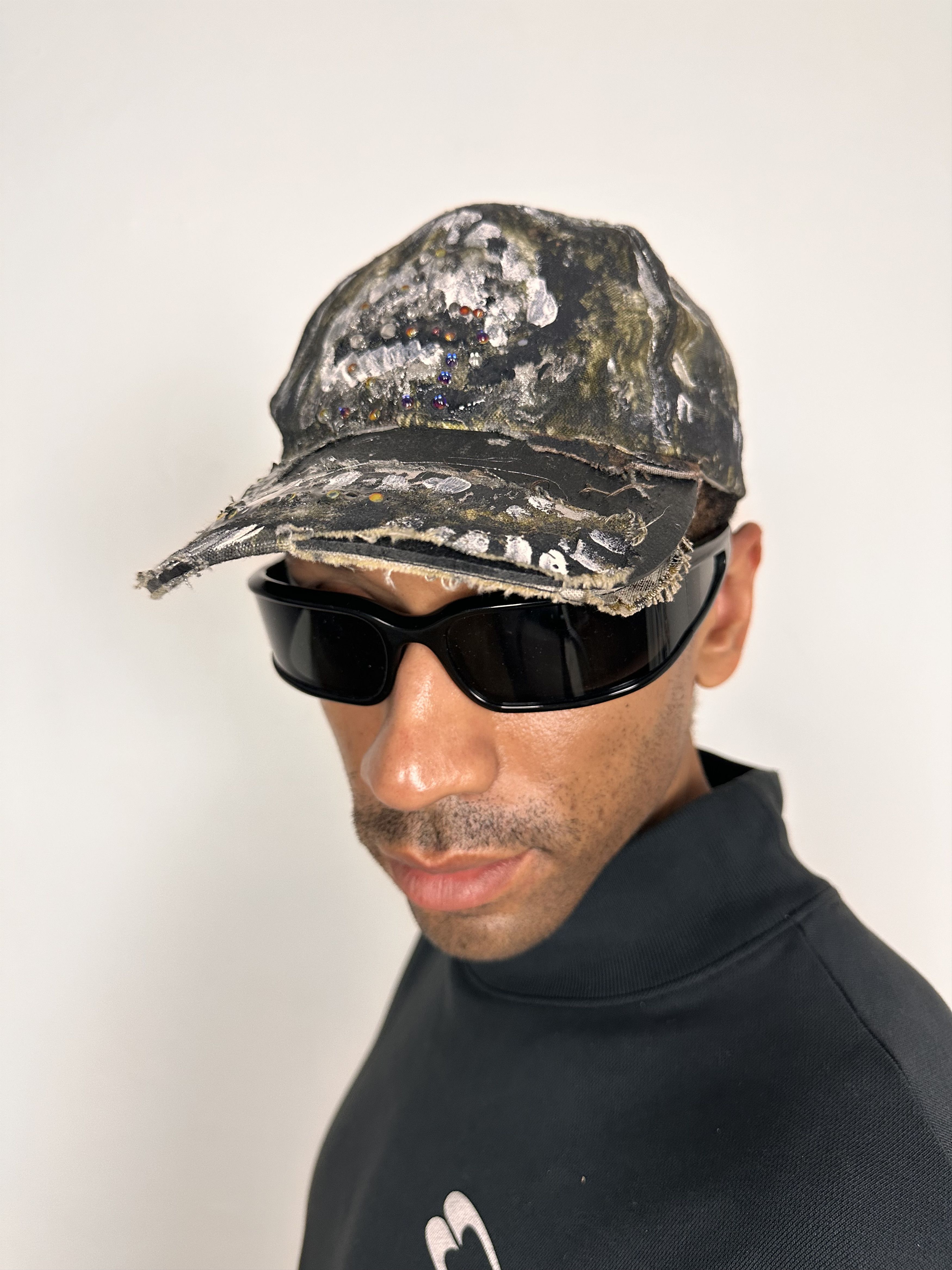 Vintage ASTROBOI* 'This Way' Brown/Green Camouflage Rhinestone Hat Size ONE SIZE - 6 Thumbnail