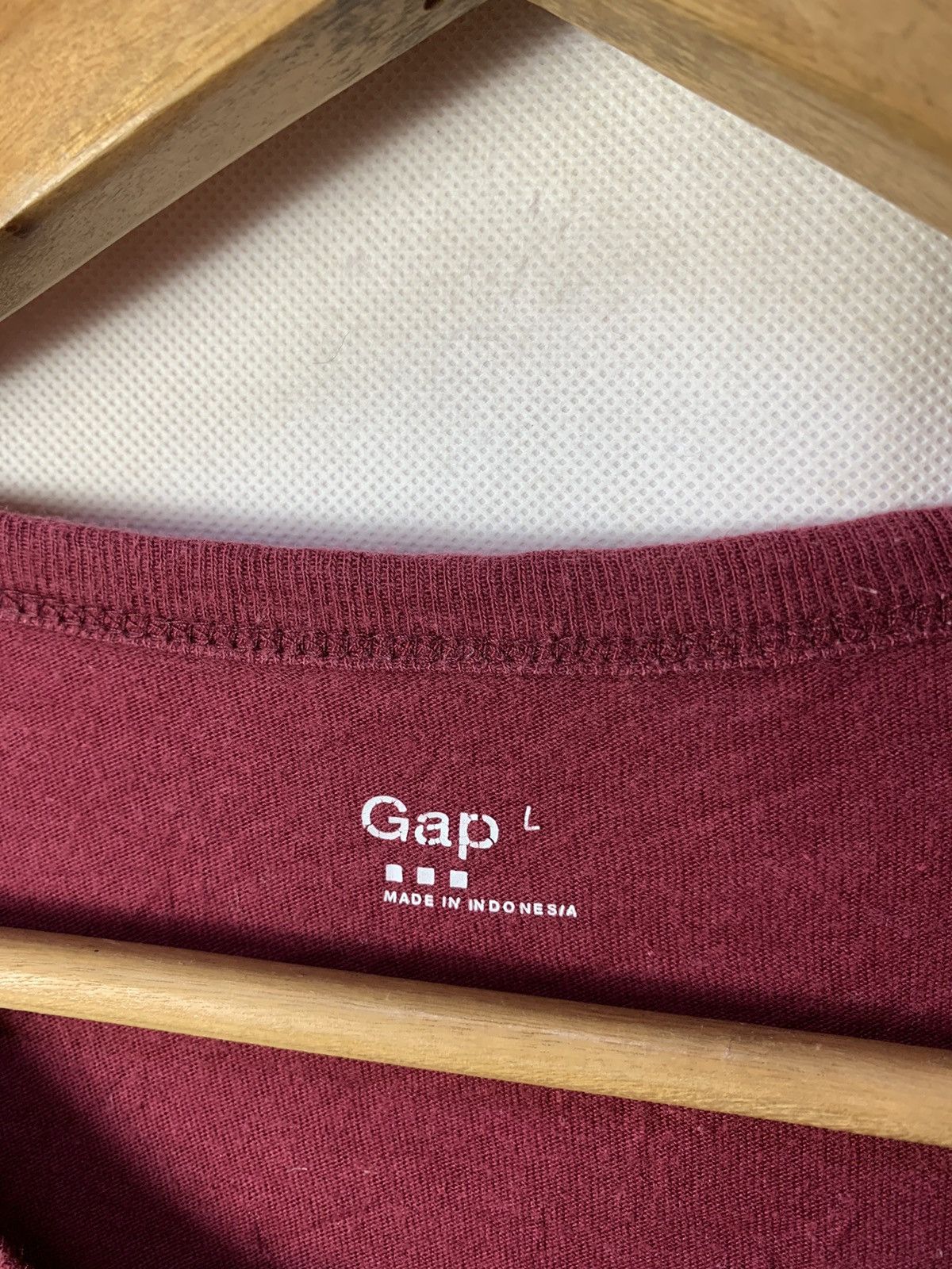 Gap 🔥GAP San Fransisco 69 Spellout Logo Tee Size US L / EU 52-54 / 3 - 7 Thumbnail